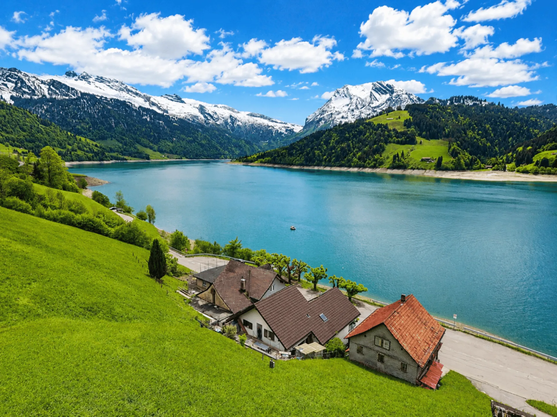 Traumhafte See- und Bergsicht