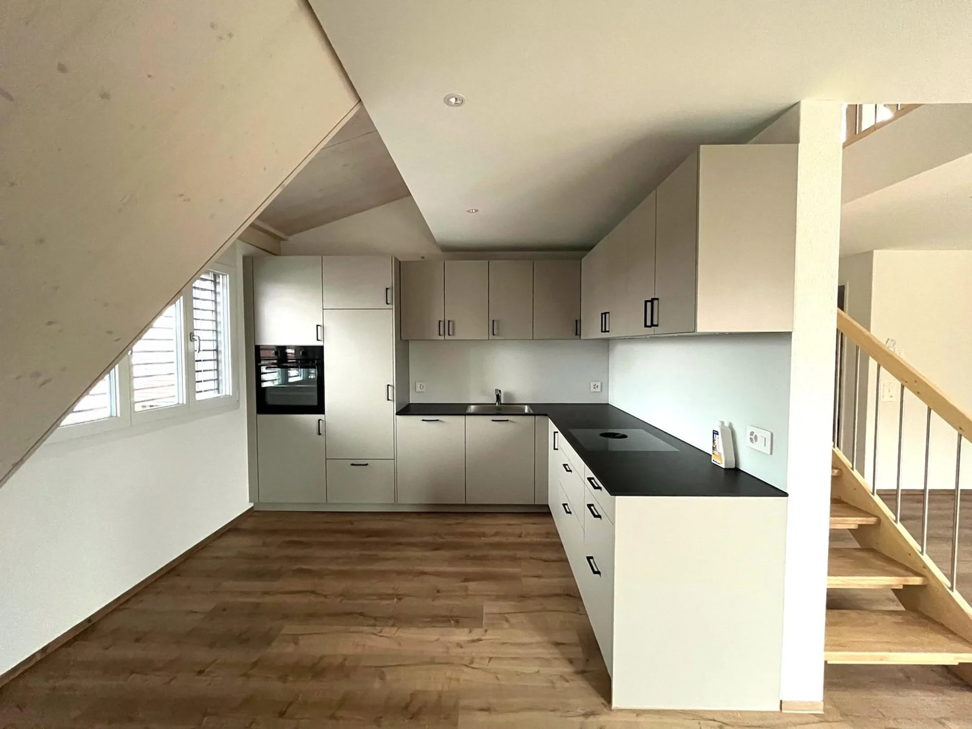 Attraktive 3.5-Zimmer-Dachwohnung im modernen Neubau