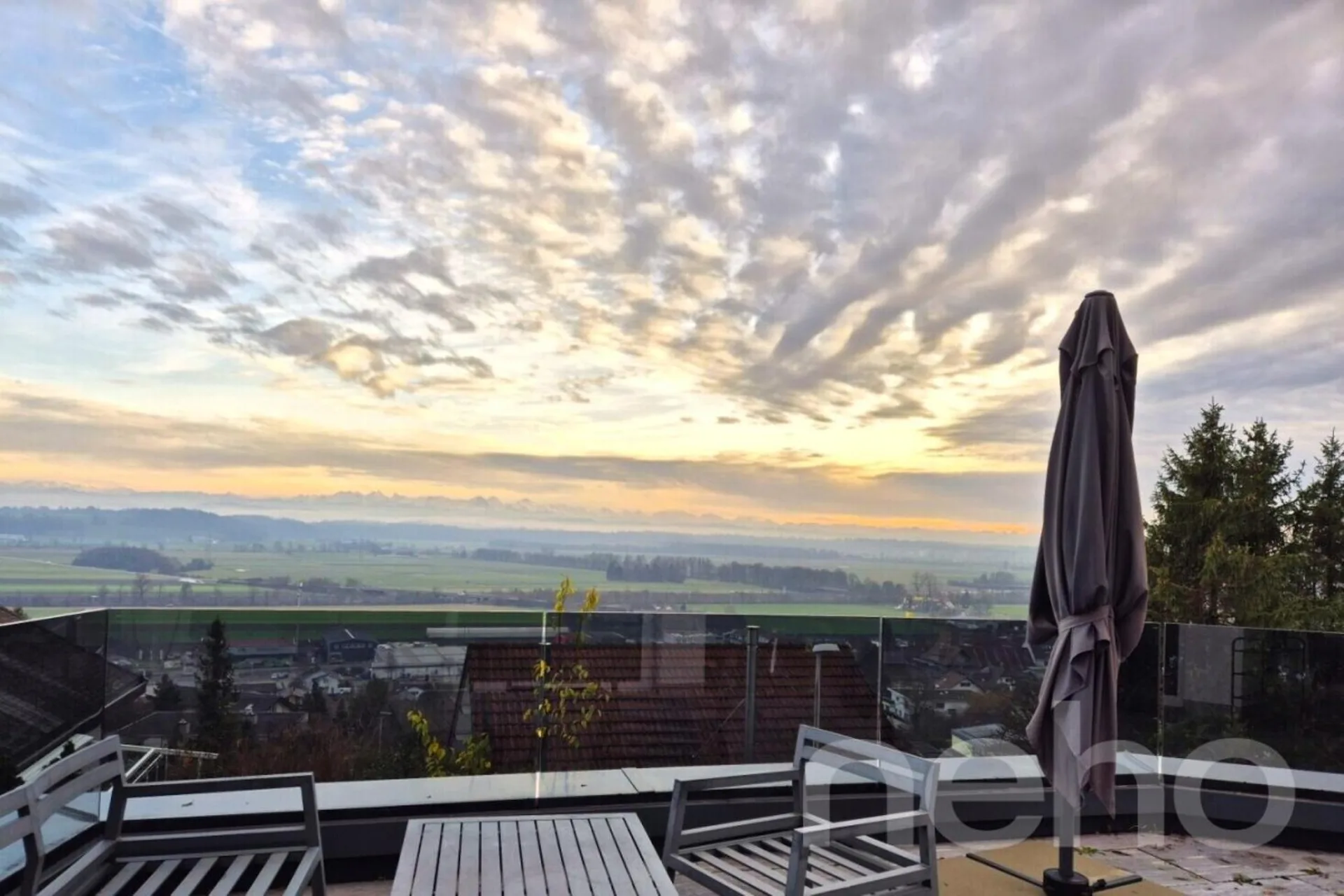 Stilvolle, hochwertige und lichtdurchflutete Terrassenwohnung