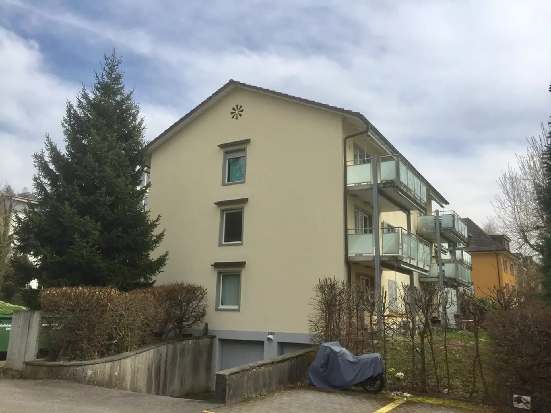 Garagenbox in Küsnacht zu vermieten