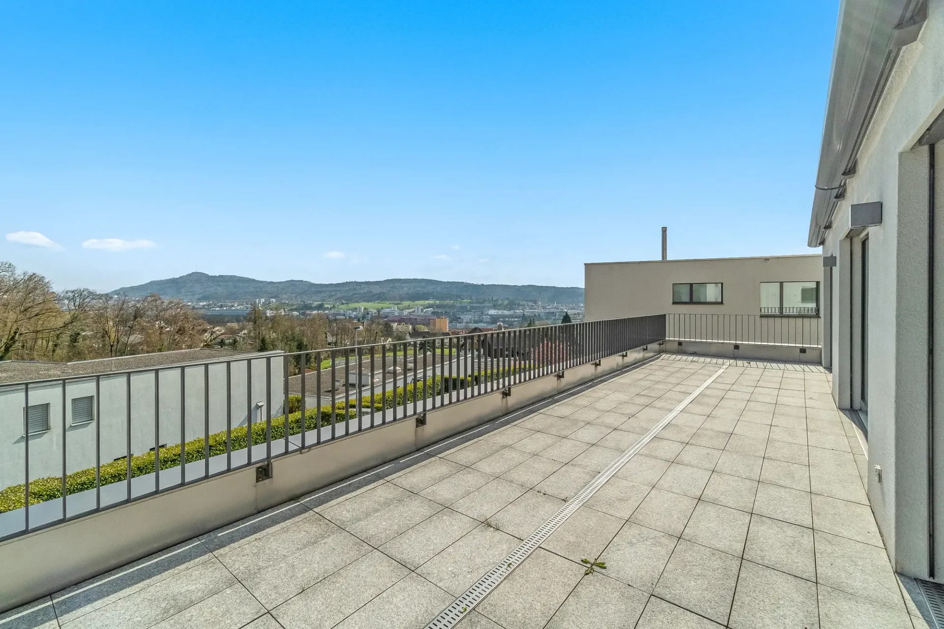 Hochwertige Terrassenwohnung mit fantastischer Fernsicht