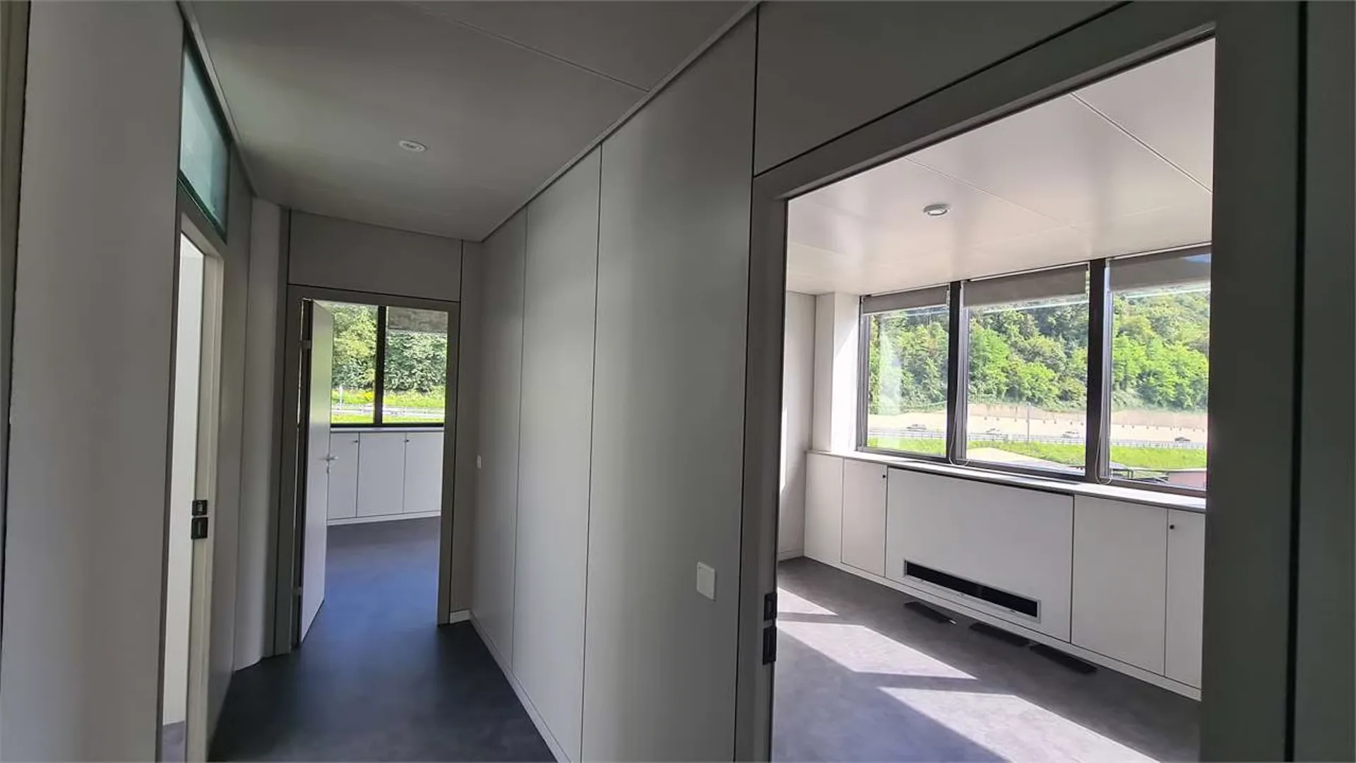 LUGANO: Prestigioso neues Büro in modernem Gebäude