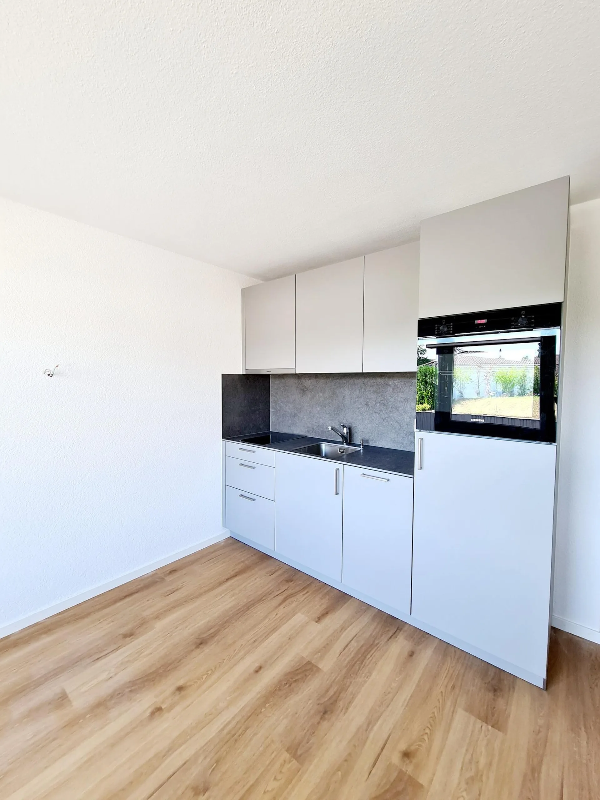Moderne 2-Zimmer-Wohnung mit Balkon in Wil
