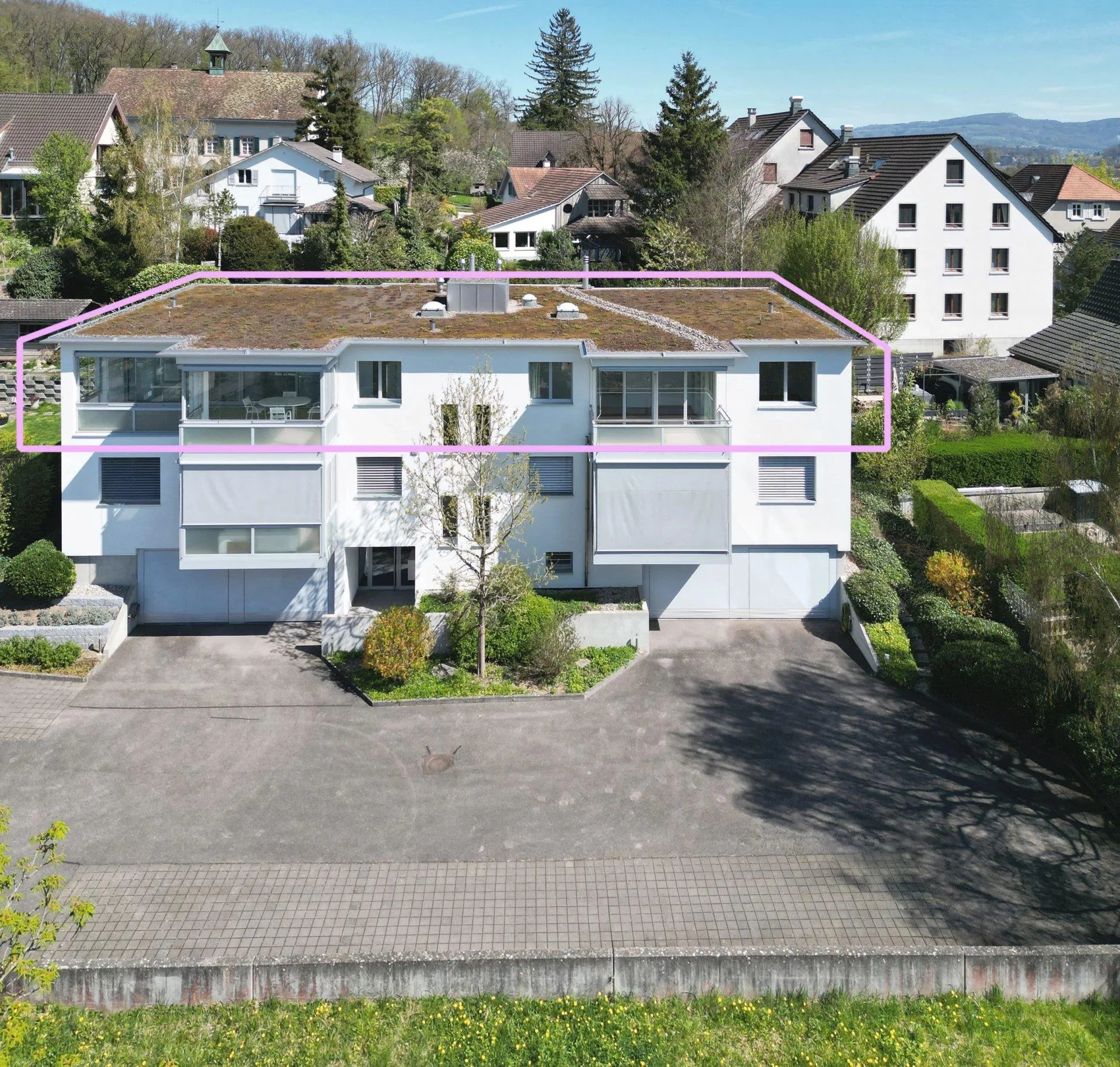 zentral gelegene, grosszügige 5,5 Z'-Dachwohnung