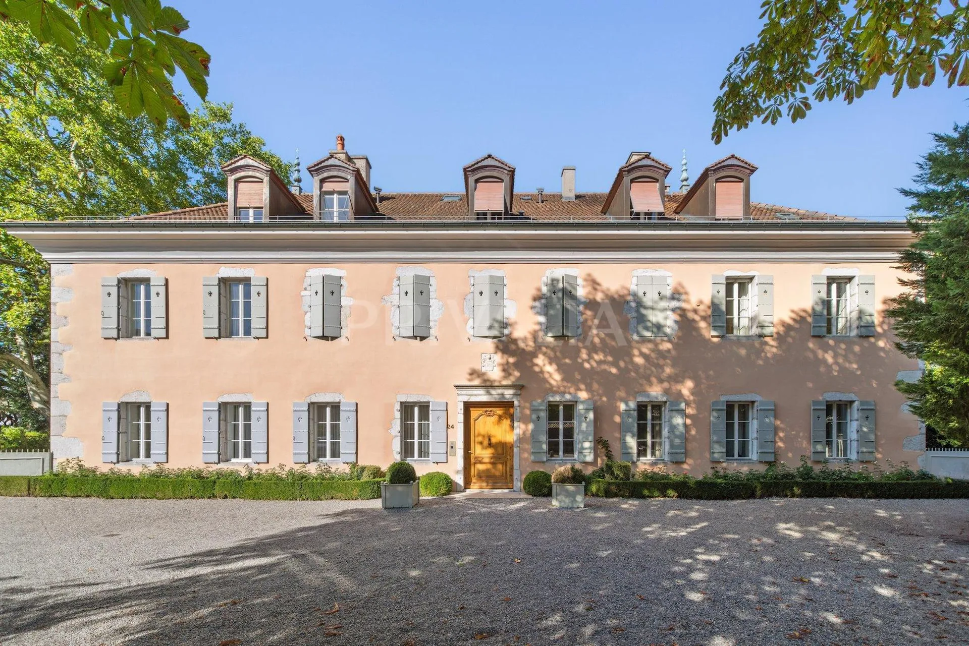 En exclusivité - Appartement d'exception au sein du Château de Veyrier