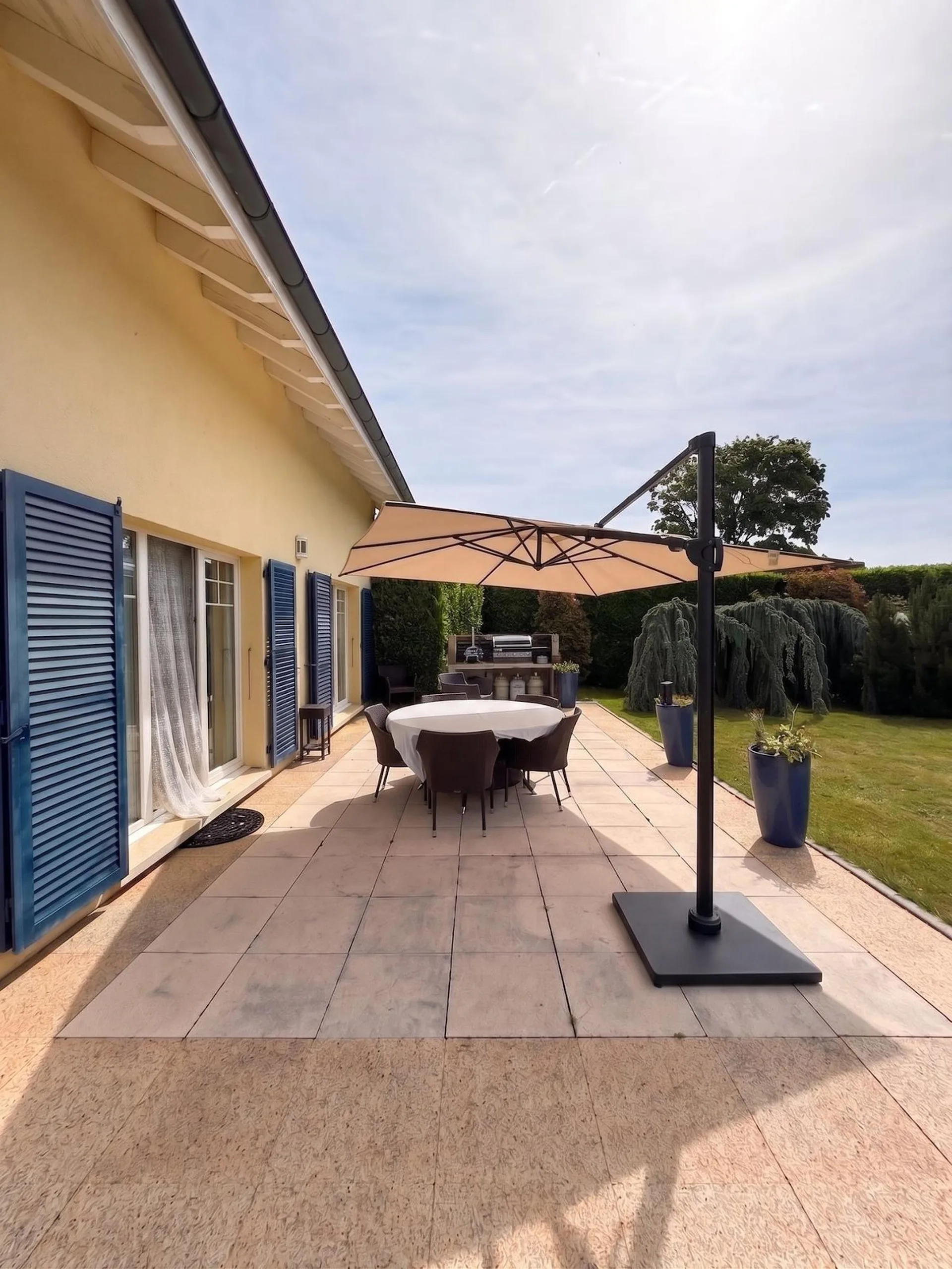 Cadre de vie privilégié à Gimel - Villa individuelle avec vaste jardin, terrasses et beaux volumes
