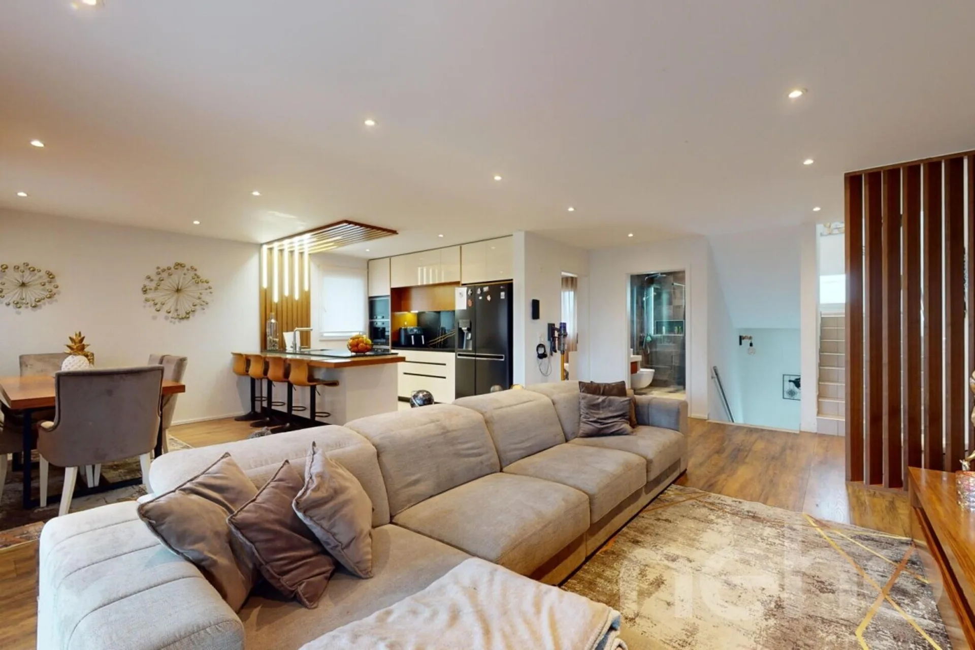 Jolie villa individuelle moderne avec jardin