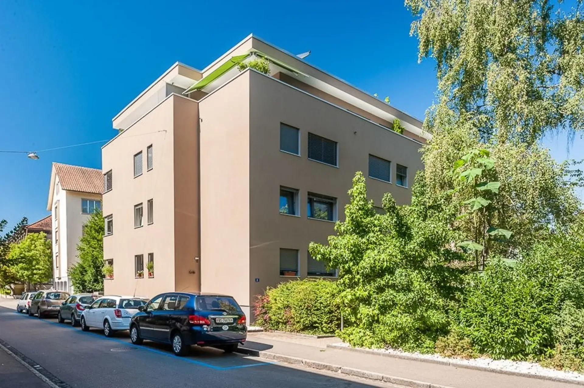 Top modern apartment near Neuweilerplatz