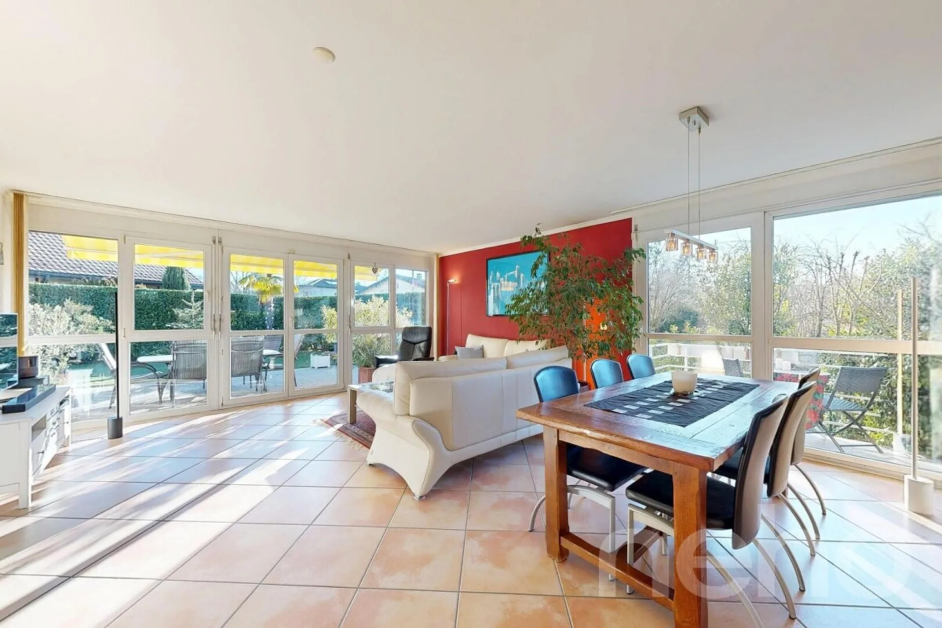 Belle villa familiale avec jardin arboré et studio indépendant