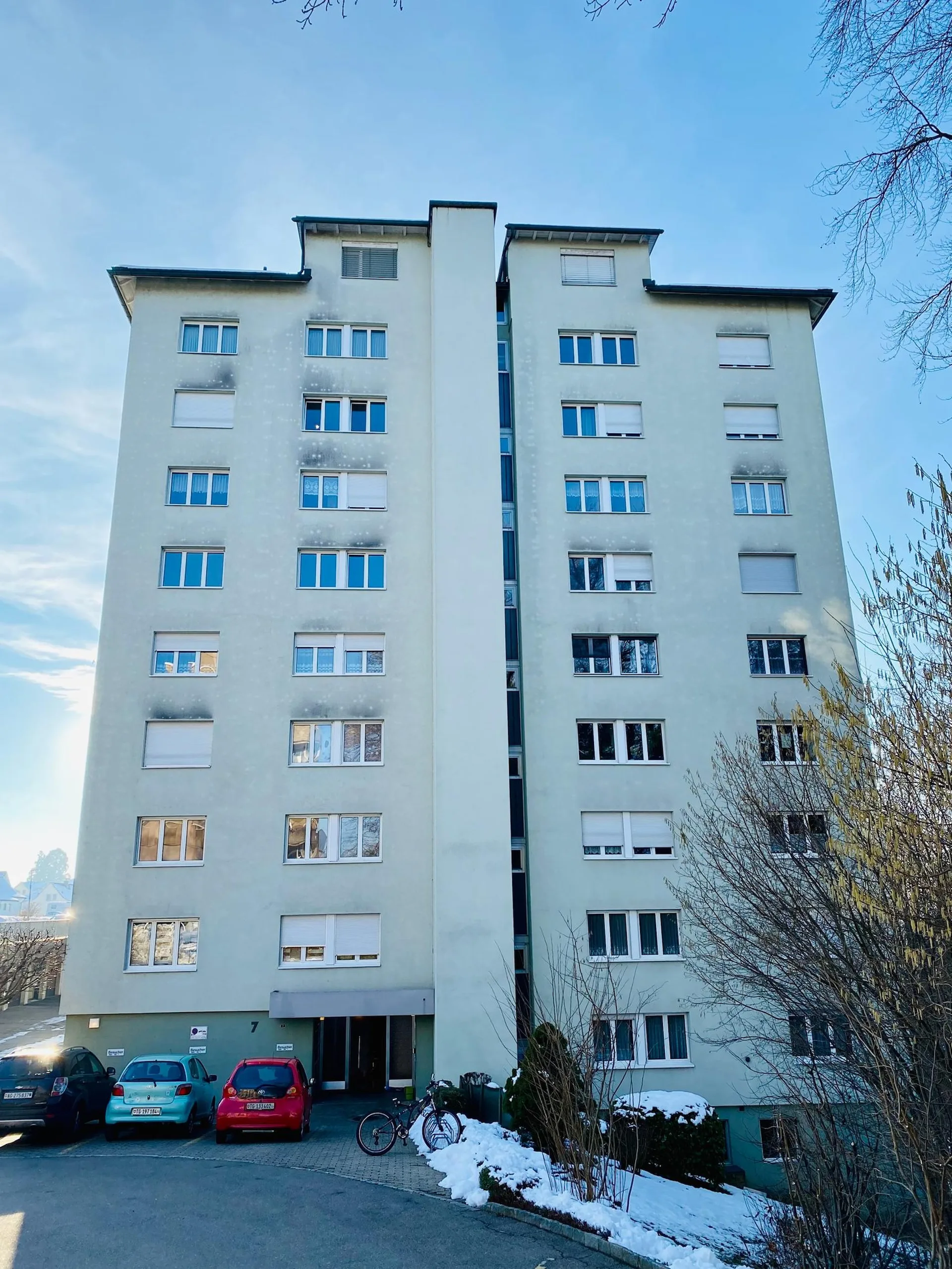 Affordable 4-room apartment in attractive residential area