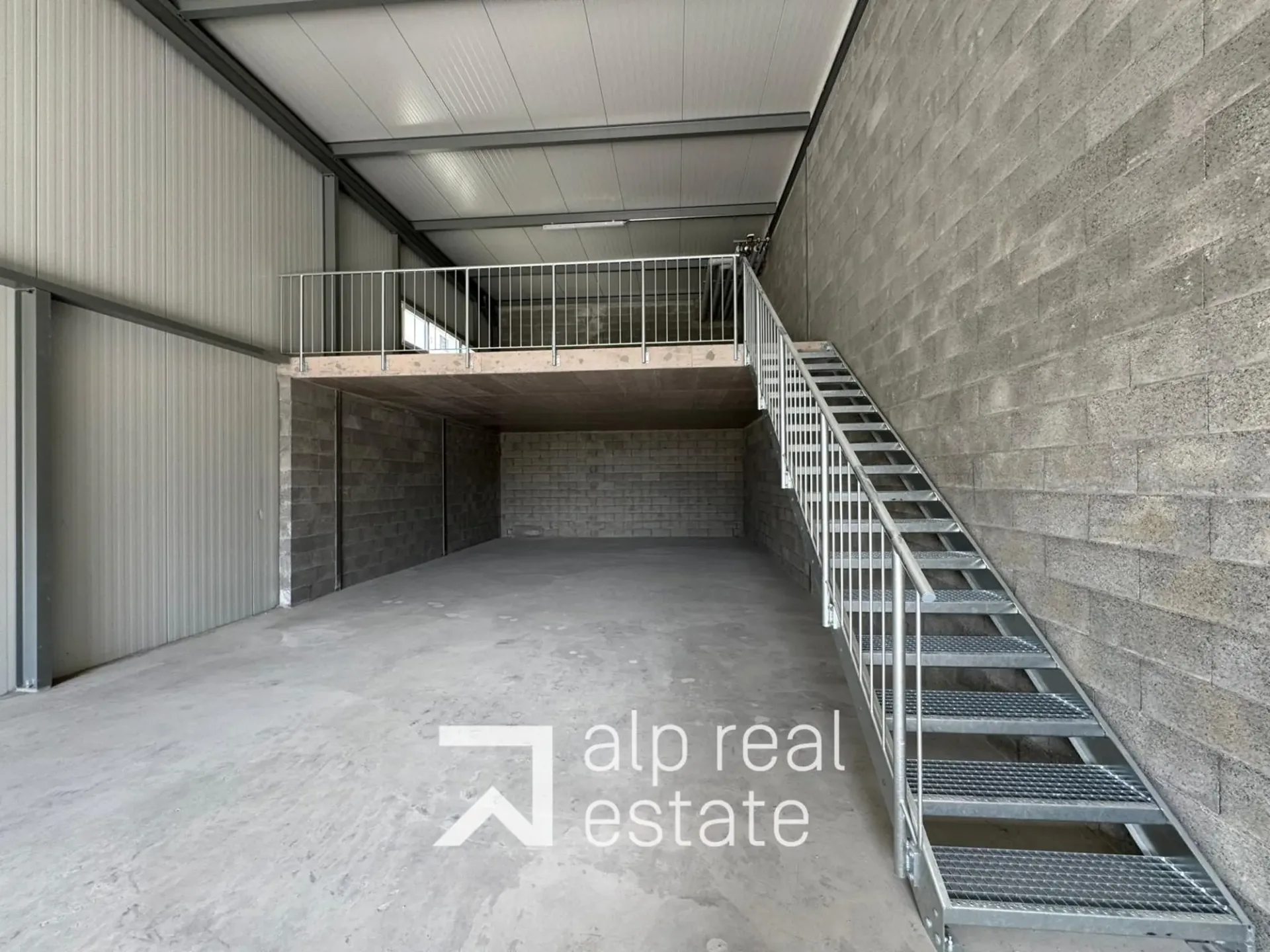 Espace modulable de 124m² - Flexibilité & accessibilité stratégique A9