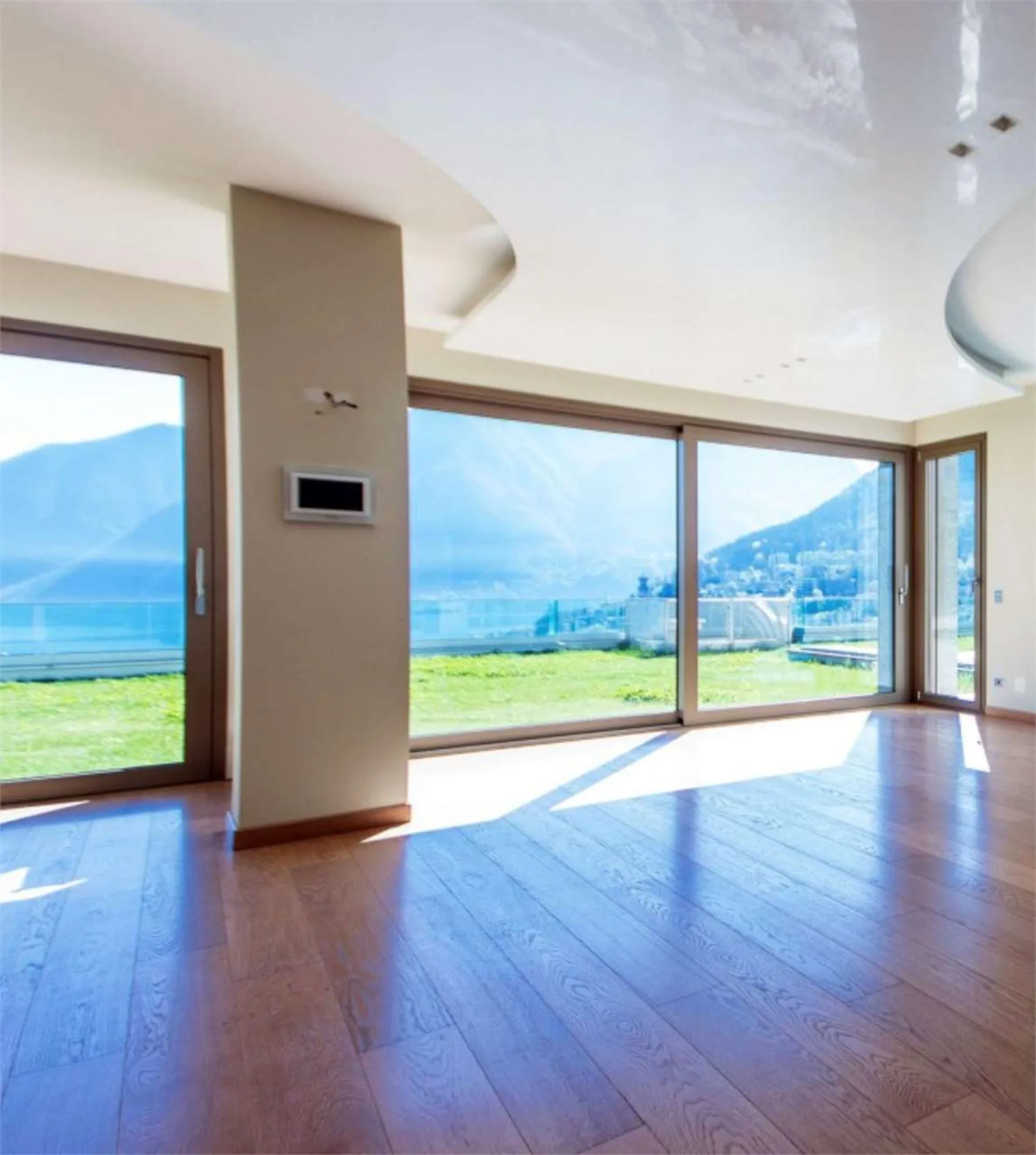 Dachgeschoss mit Terrasse und Seeblick
