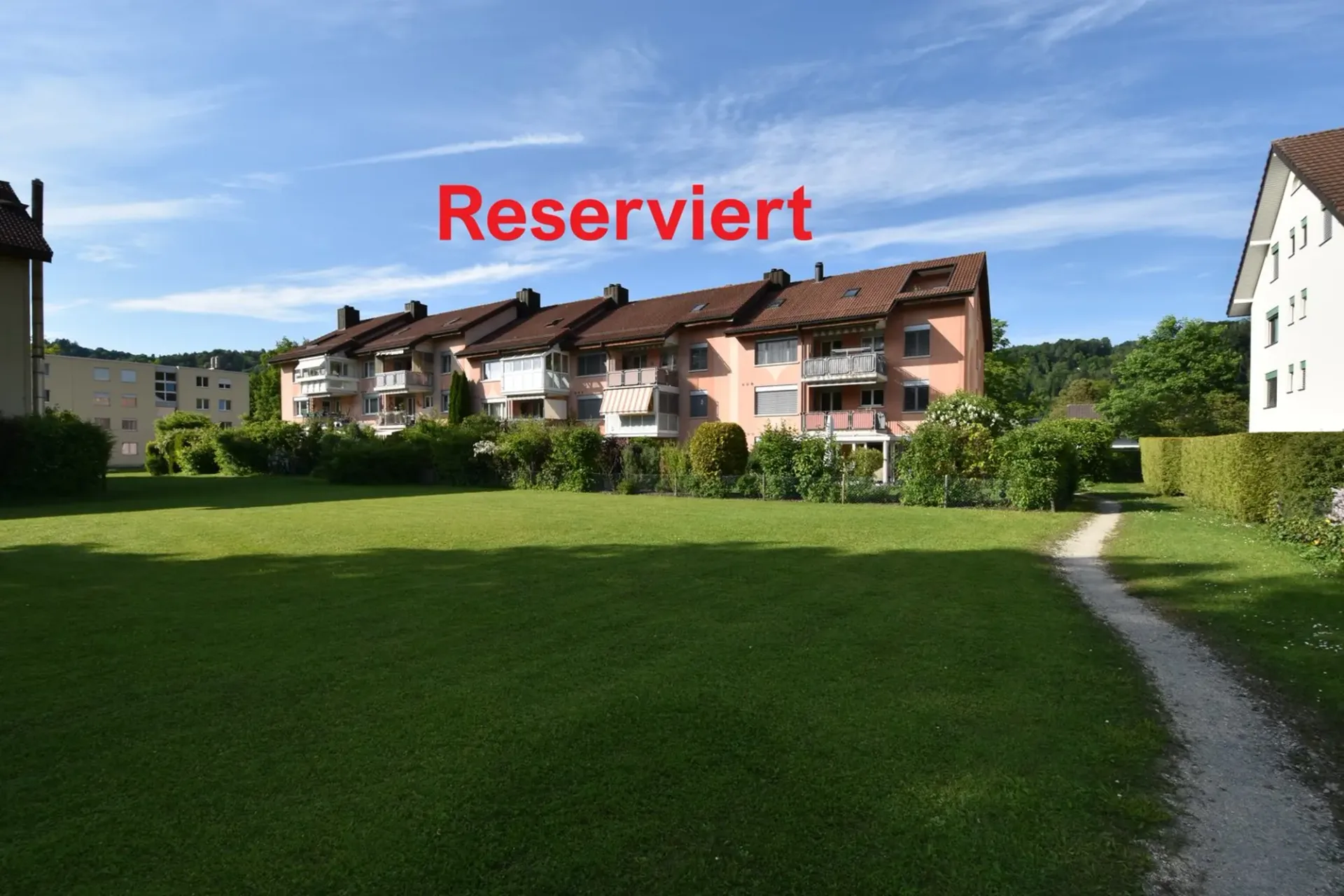 *** Charmante Dachwohnung mit sonniger Loggia und mit wertvollen Details ***