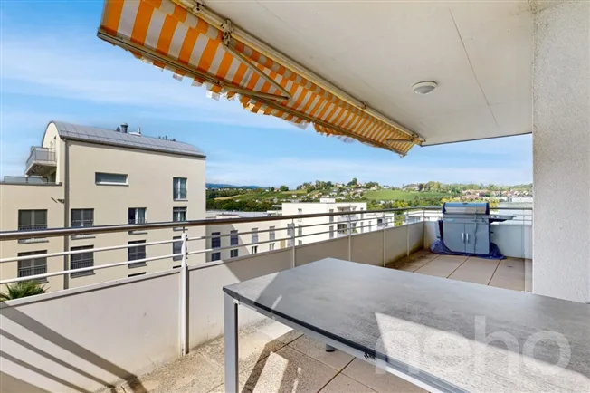 Helle Wohnung mit großem Balkon und Seeblick an den Toren von Morges