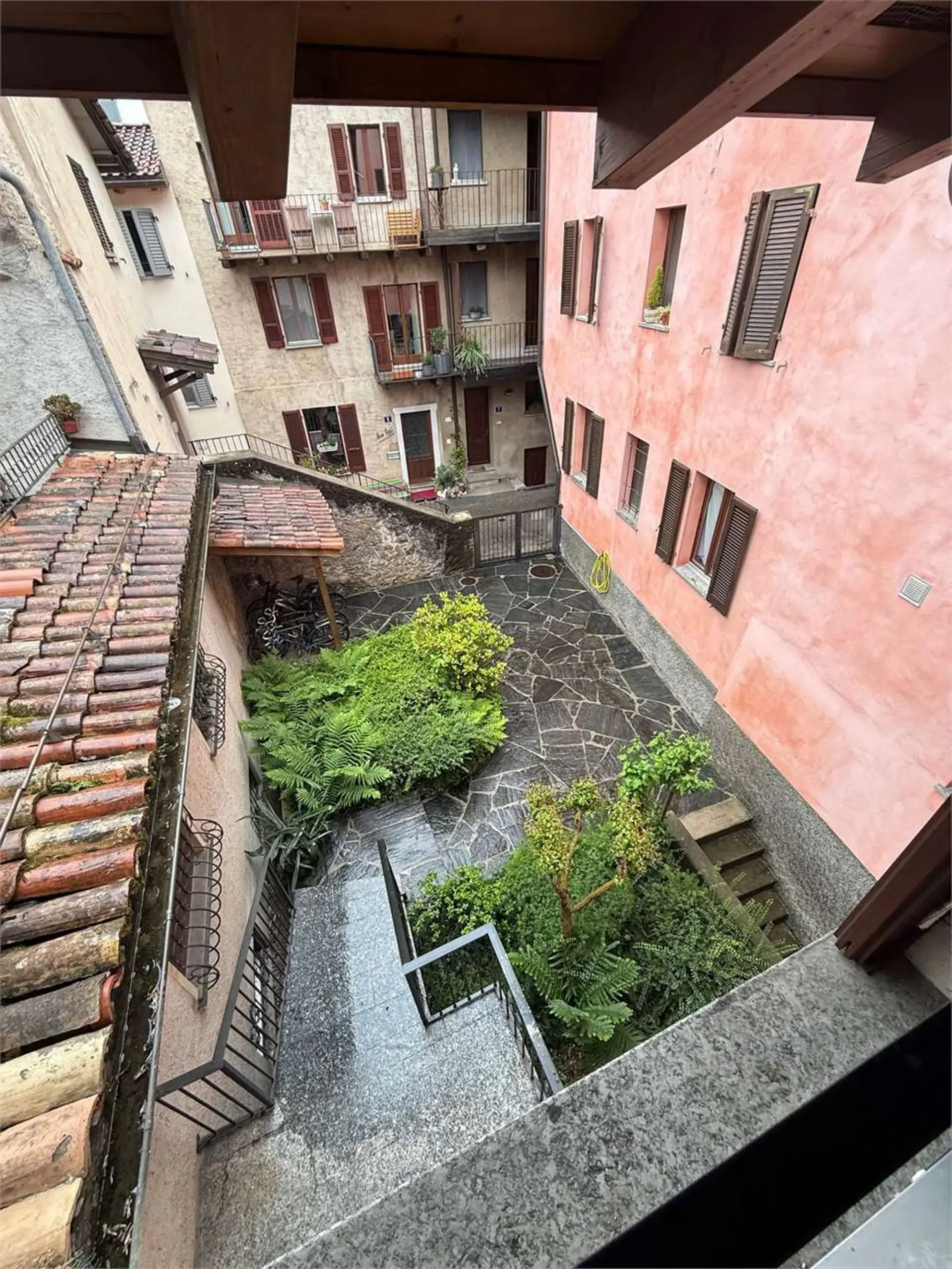 Elegante casetta di nucleo duplex con giardino a Viganello