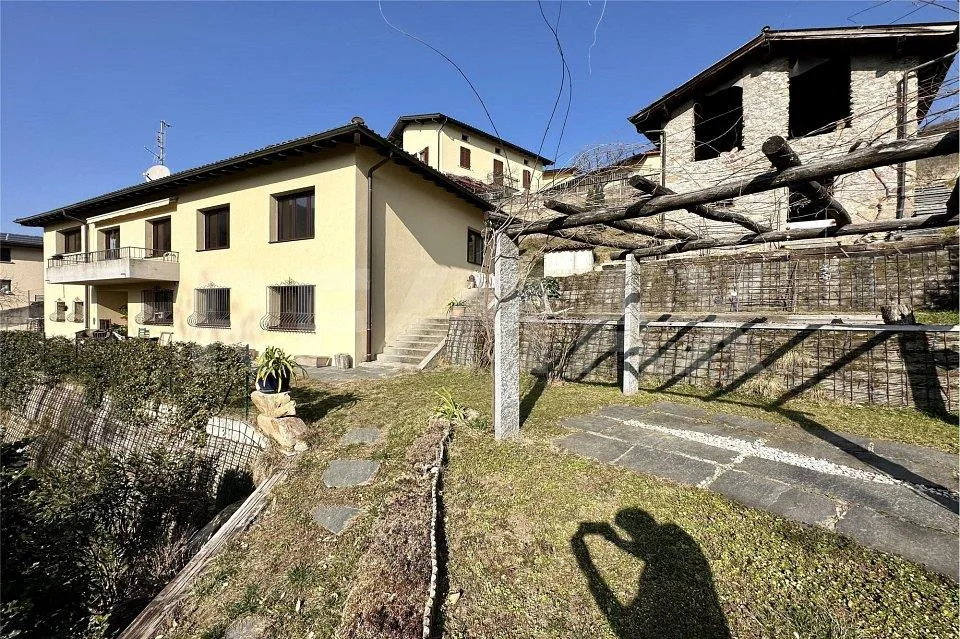 Bellissima casa con rustico e tantissimo verde per gli amanti della...