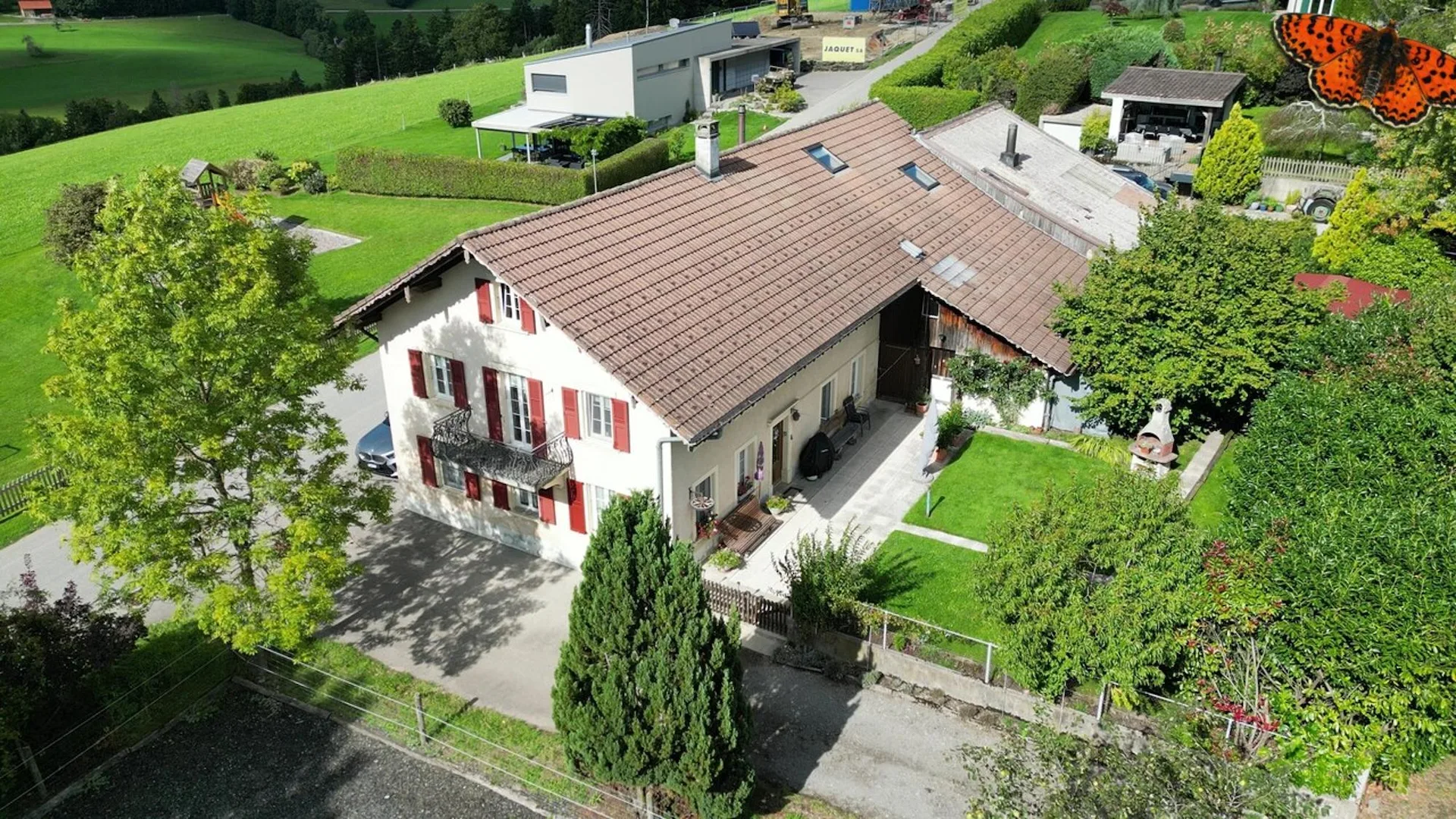 Charming village house with 2 apartments