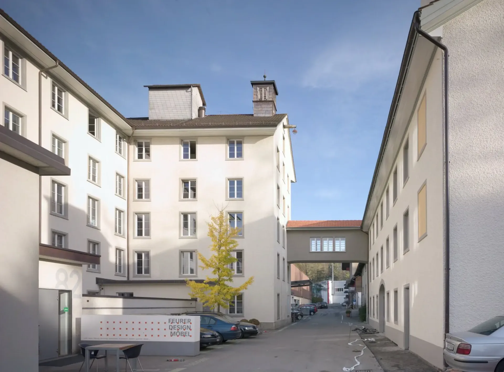 helle Fabrikloft als Büro/Atelier