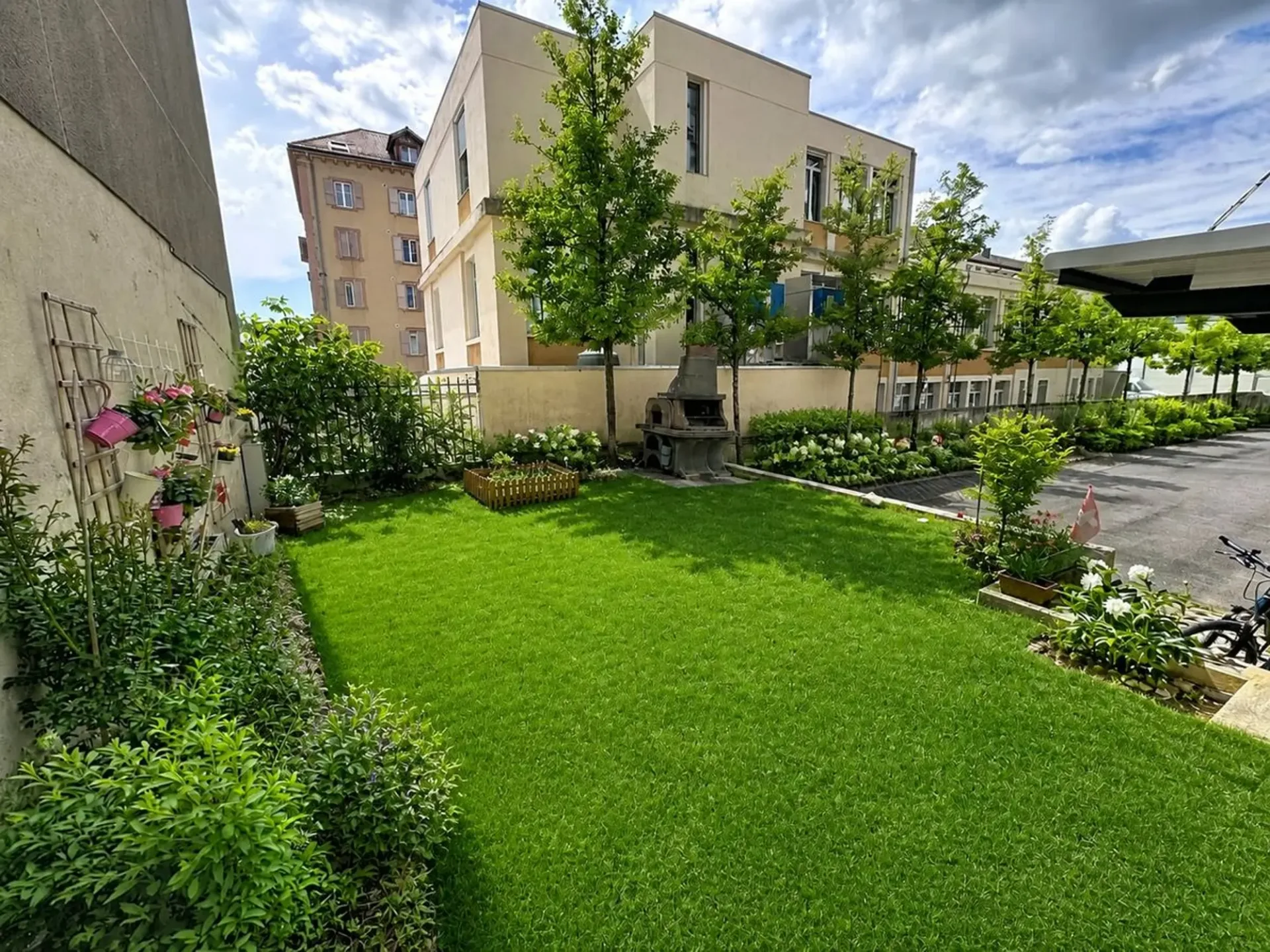 Lumière, hauteur, caractère : un duplex pas comme les autres à La Chaux-de-Fonds