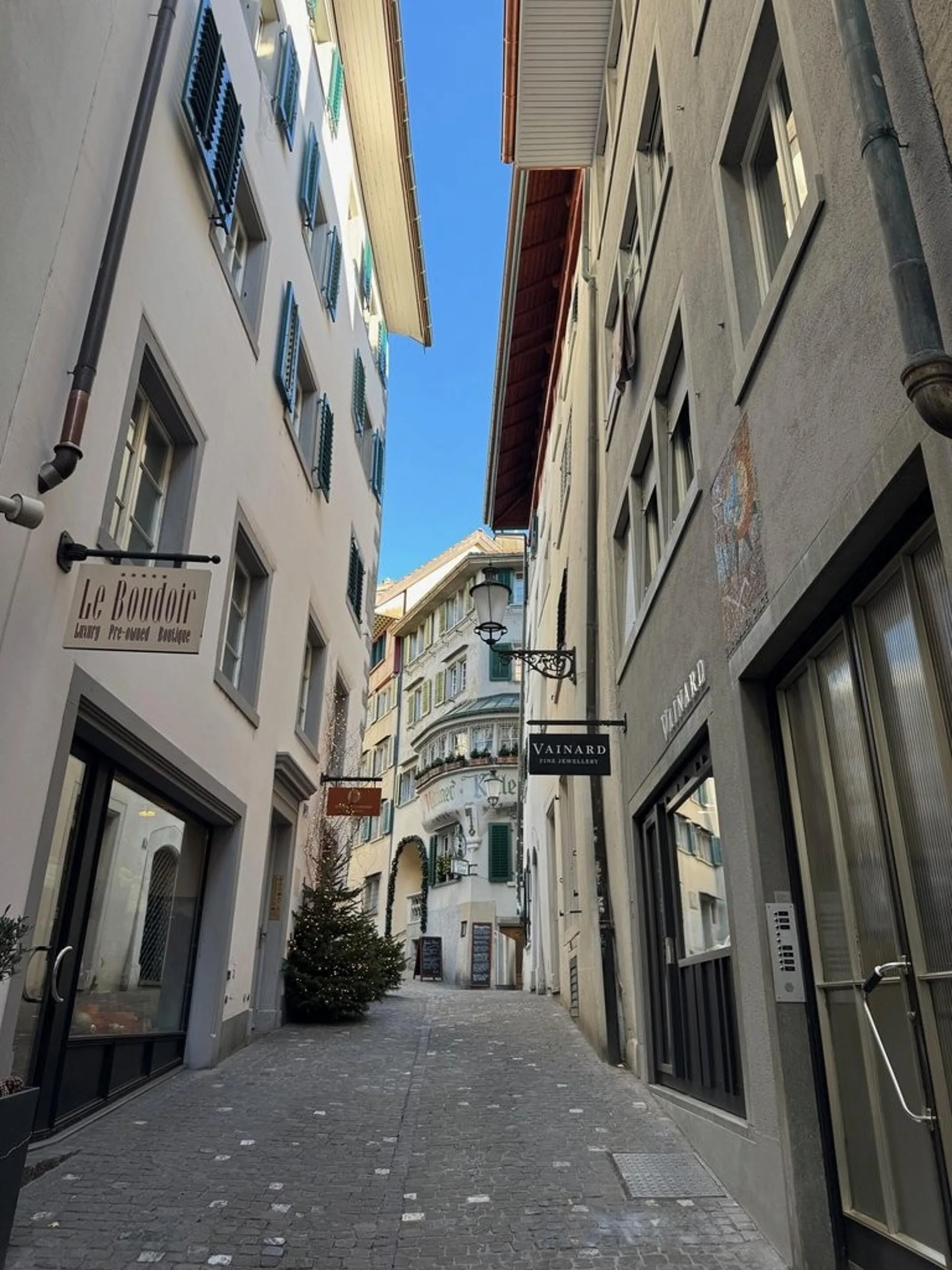 Sanierte 1.5-Zimmer-Loftwohnung über den Dächern von Zürich