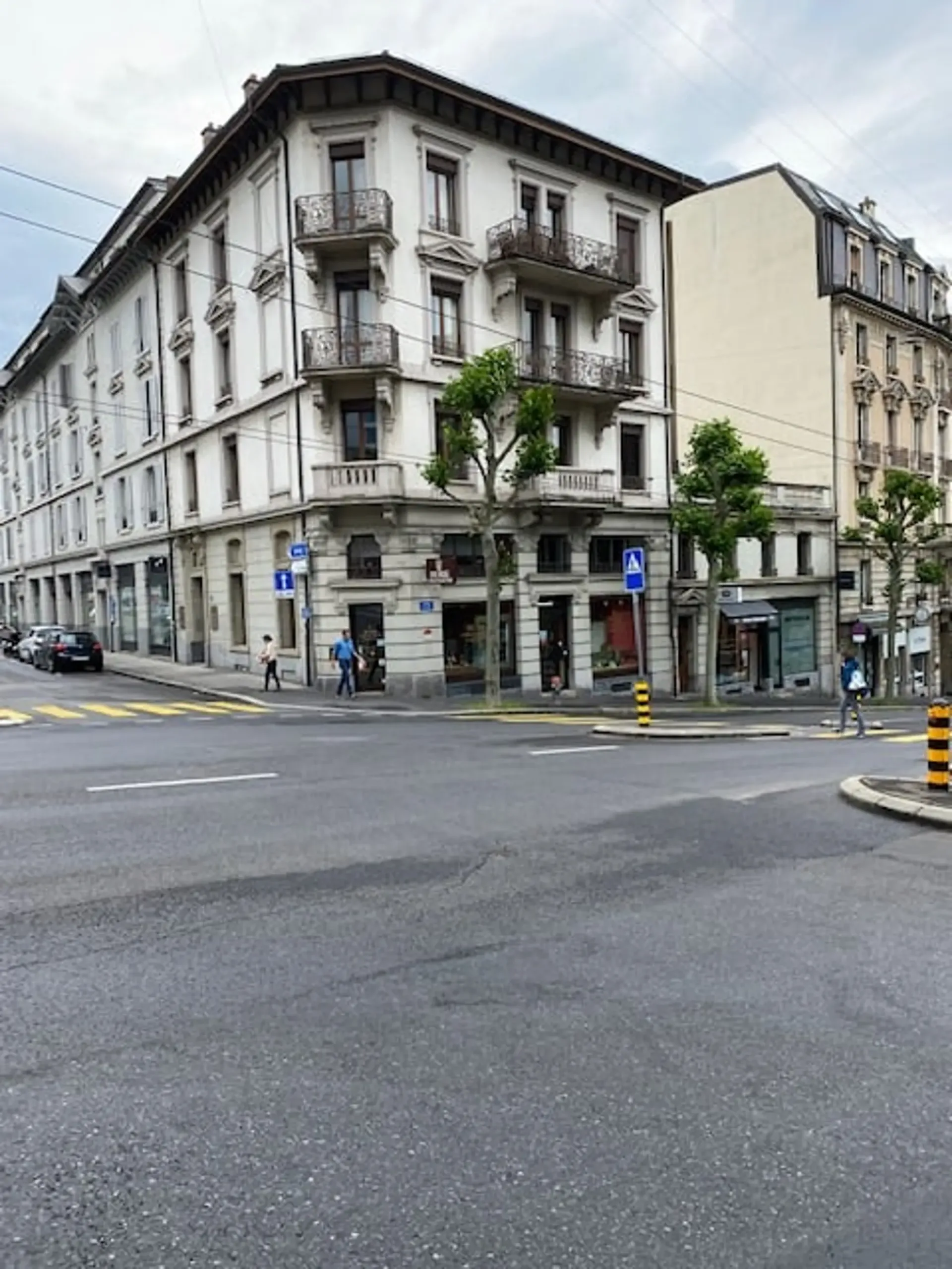 RESERVE !! Elegantes Apartment mit 4.5 Zimmern unter der Station – Lausanne 1006