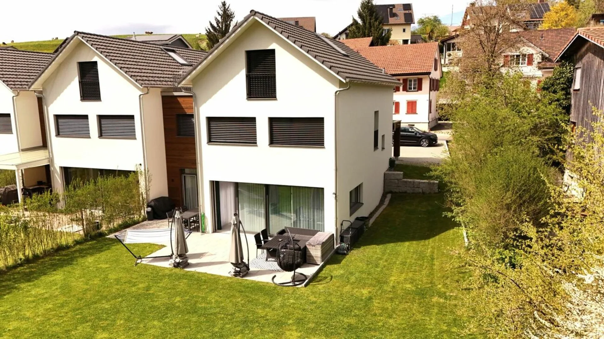 Wohnen am Waldrand - exklusives 5.5-Zimmer-Reihenhaus
