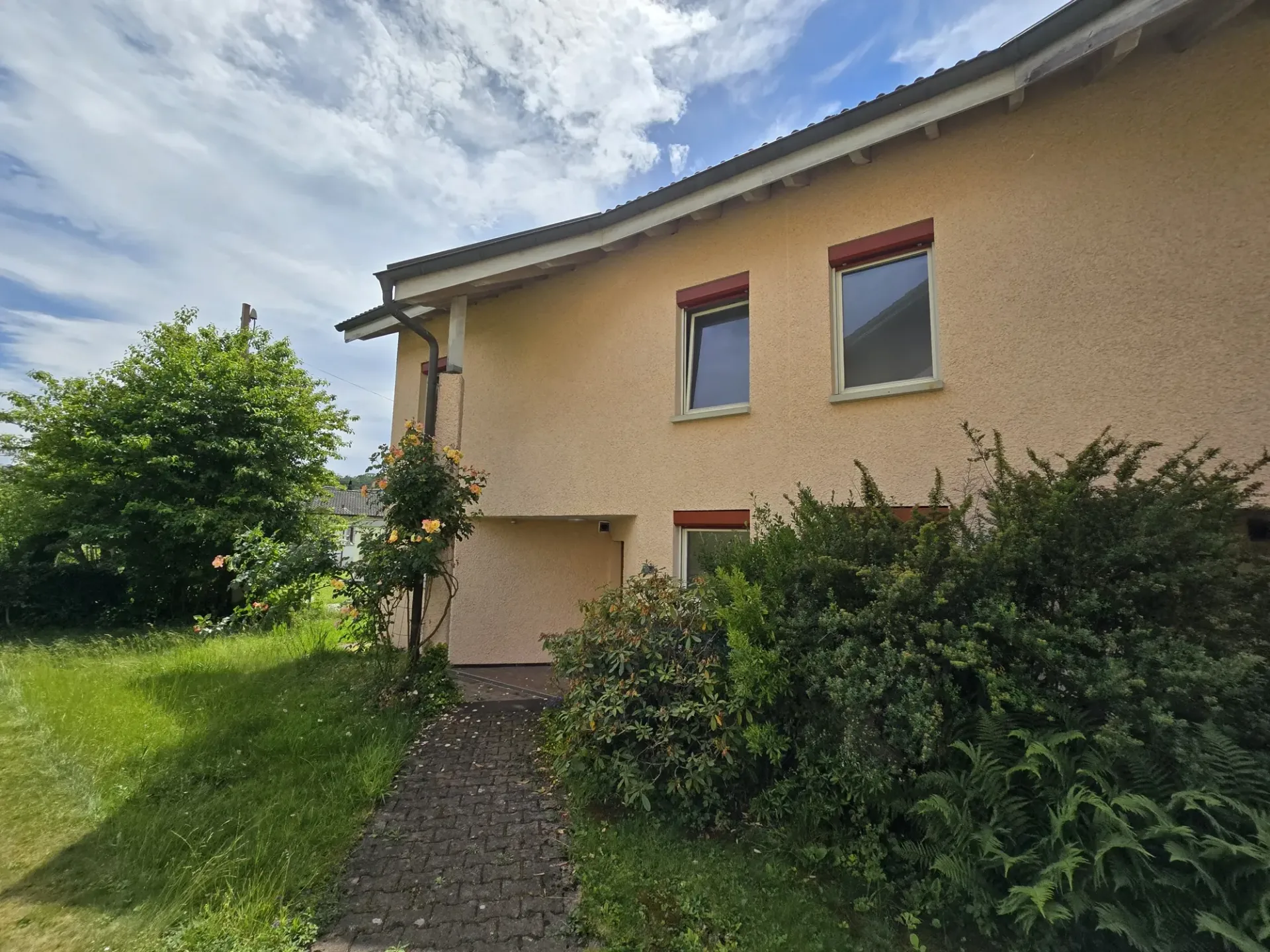5.5-Zimmer-Doppeleinfamilienhaus mit durchdachter Raumaufteilung