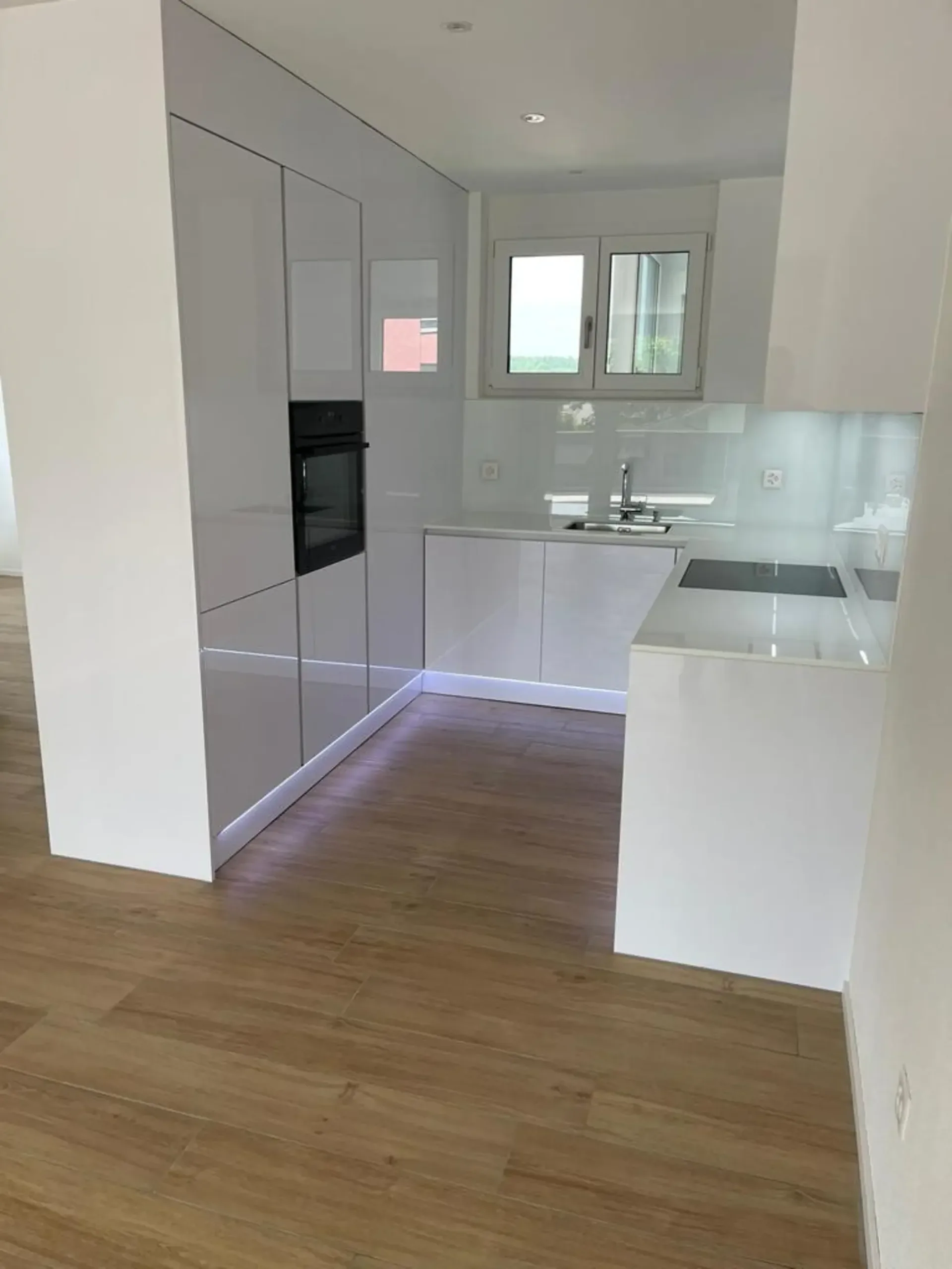 Moderne 3.5-Zimmer-Wohnung mit Bergblick in Emmen