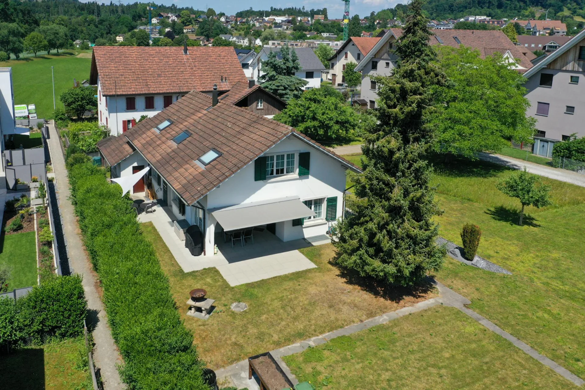 Freistehendes EFH mit grossem Umschwung an bevorzugter Lage