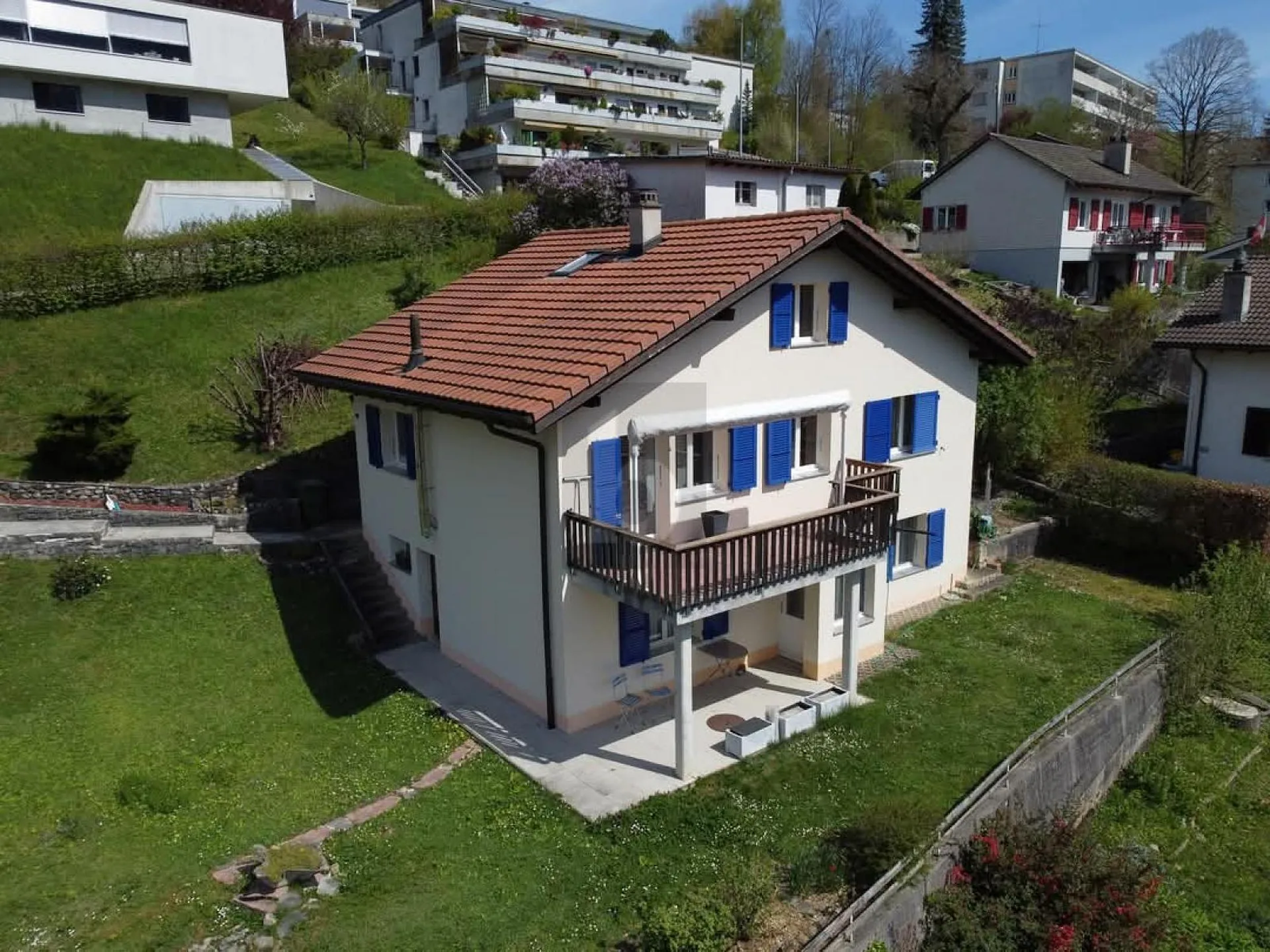 Bella casa di 2 unità in una zona tranquilla