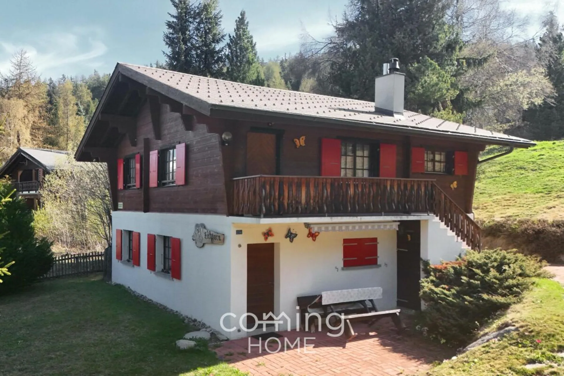 Zwei Wohneinheiten und Baulandreserve - Chalet mit Bergpanorama in sonnigem Bürchen