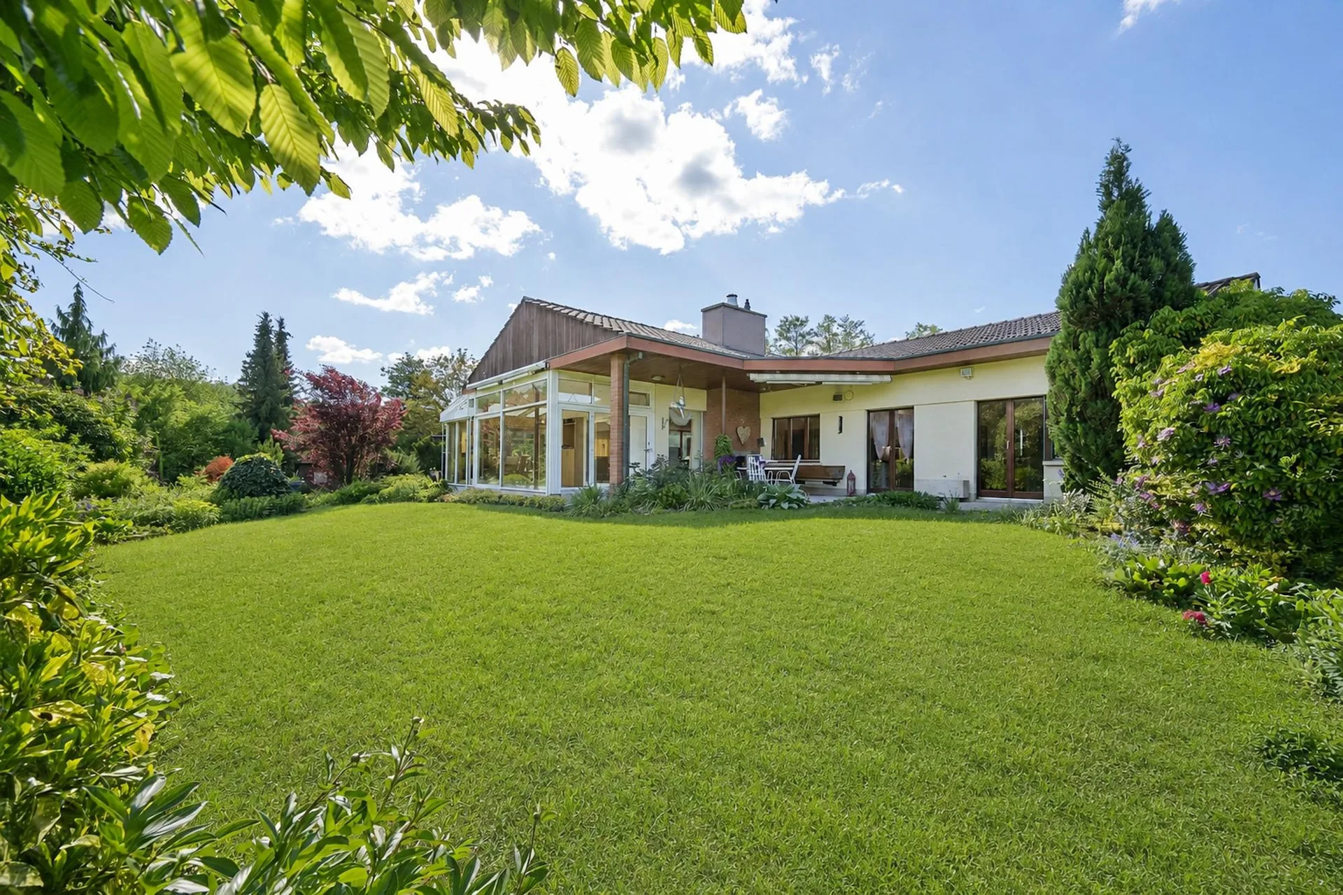 Grosszügige Villa im Grünen