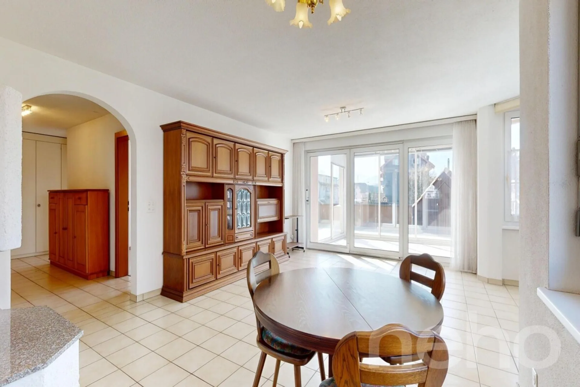 4.5-Zimmerwohnung mit Terrasse, Wintergarten & Garage
