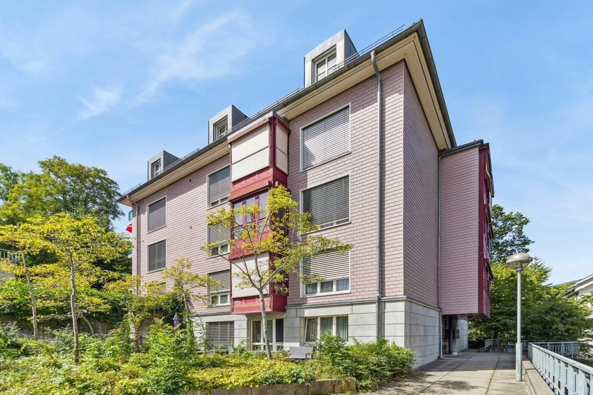 Helle Wohnung mit Cheminée