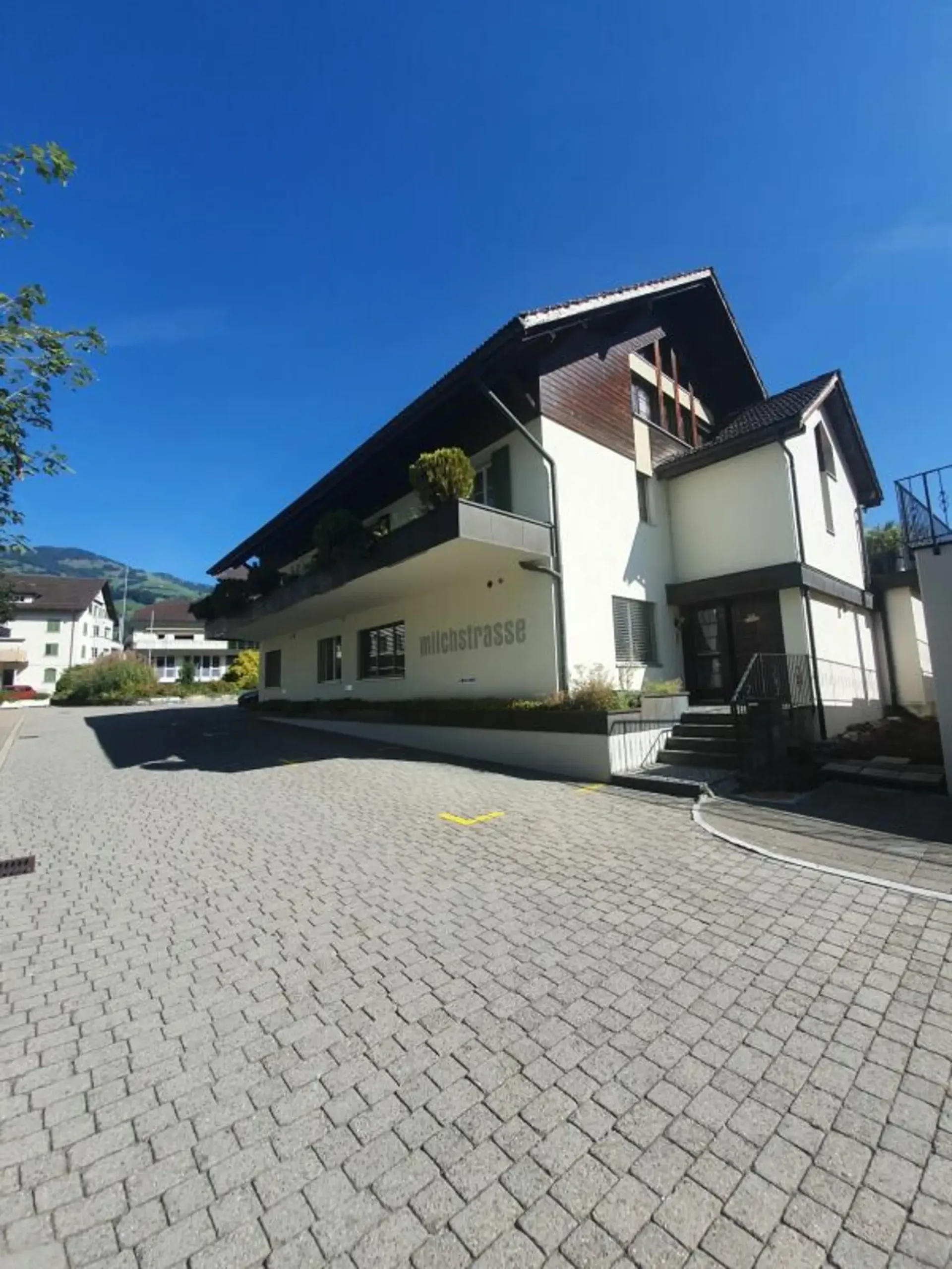 BEFRISTET | 4.5-Maisonettewohnung an zentraler Lage