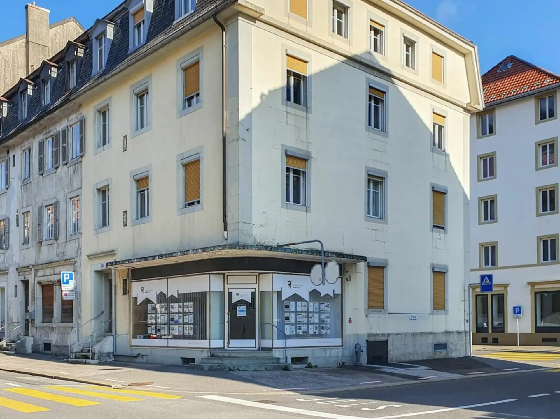 Daniel Jeanrichard 35b Gewerbefläche mit 3 Räumen und Auslage