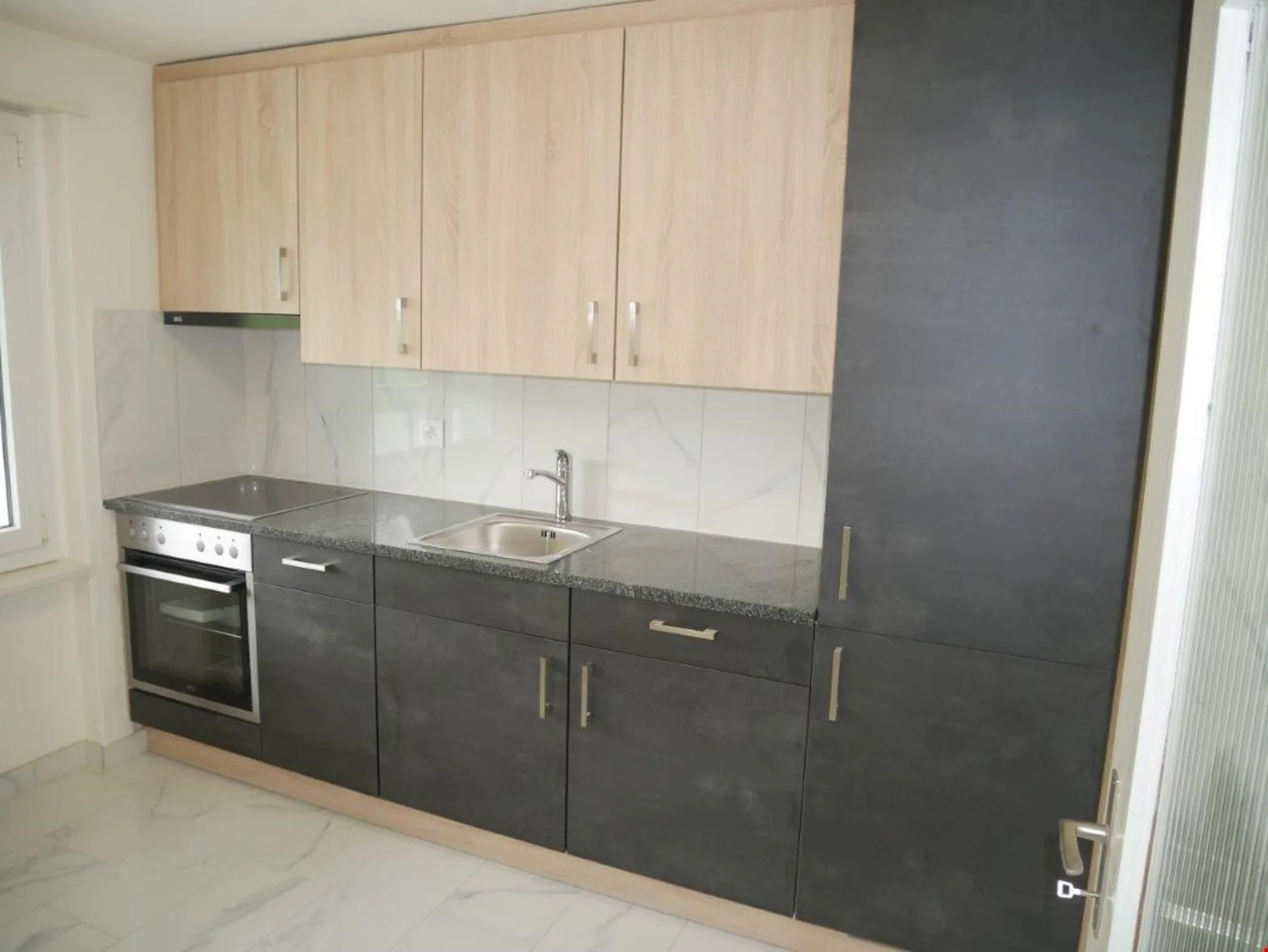 Moderne 3.5-Zimmer-Wohnung mit Bergblick in Glarus