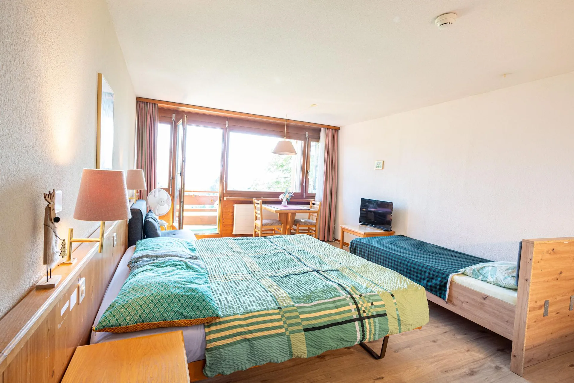 Cozy 1-room studio with mountain view in Aeschi near Spiez for sale