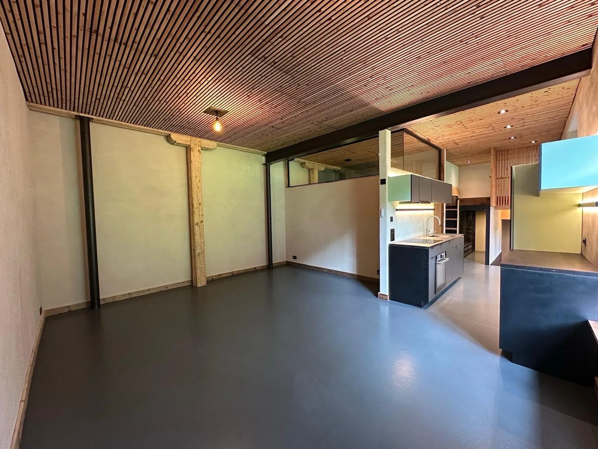 Stilvolles Studio mit grosser Terrasse und nachhaltiger Bauweise