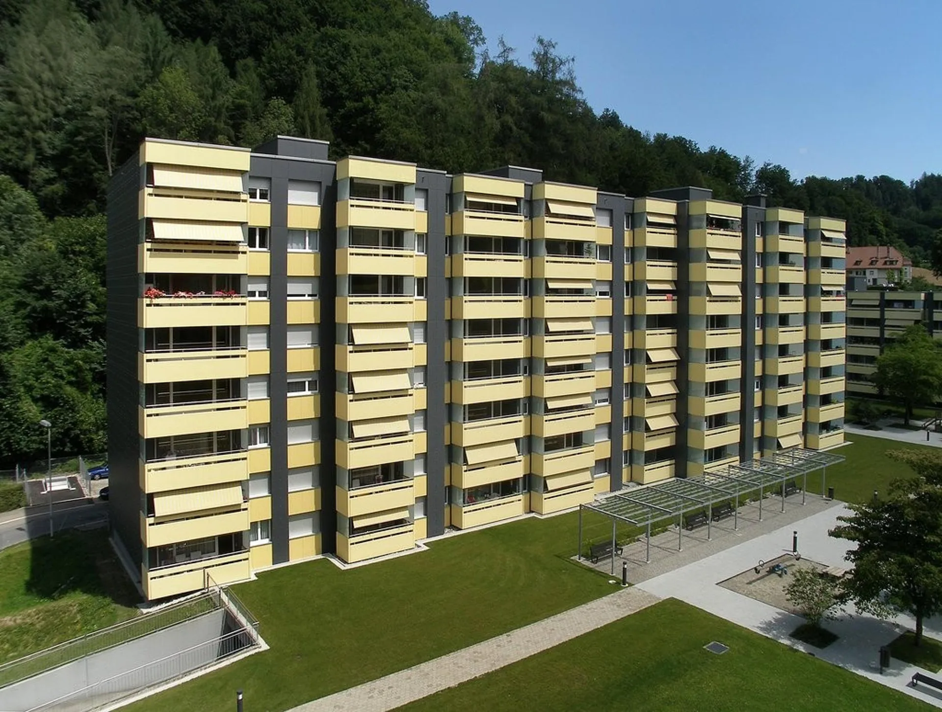 Grosse Familienwohnung mit etlichen Spielmöglichkeiten!