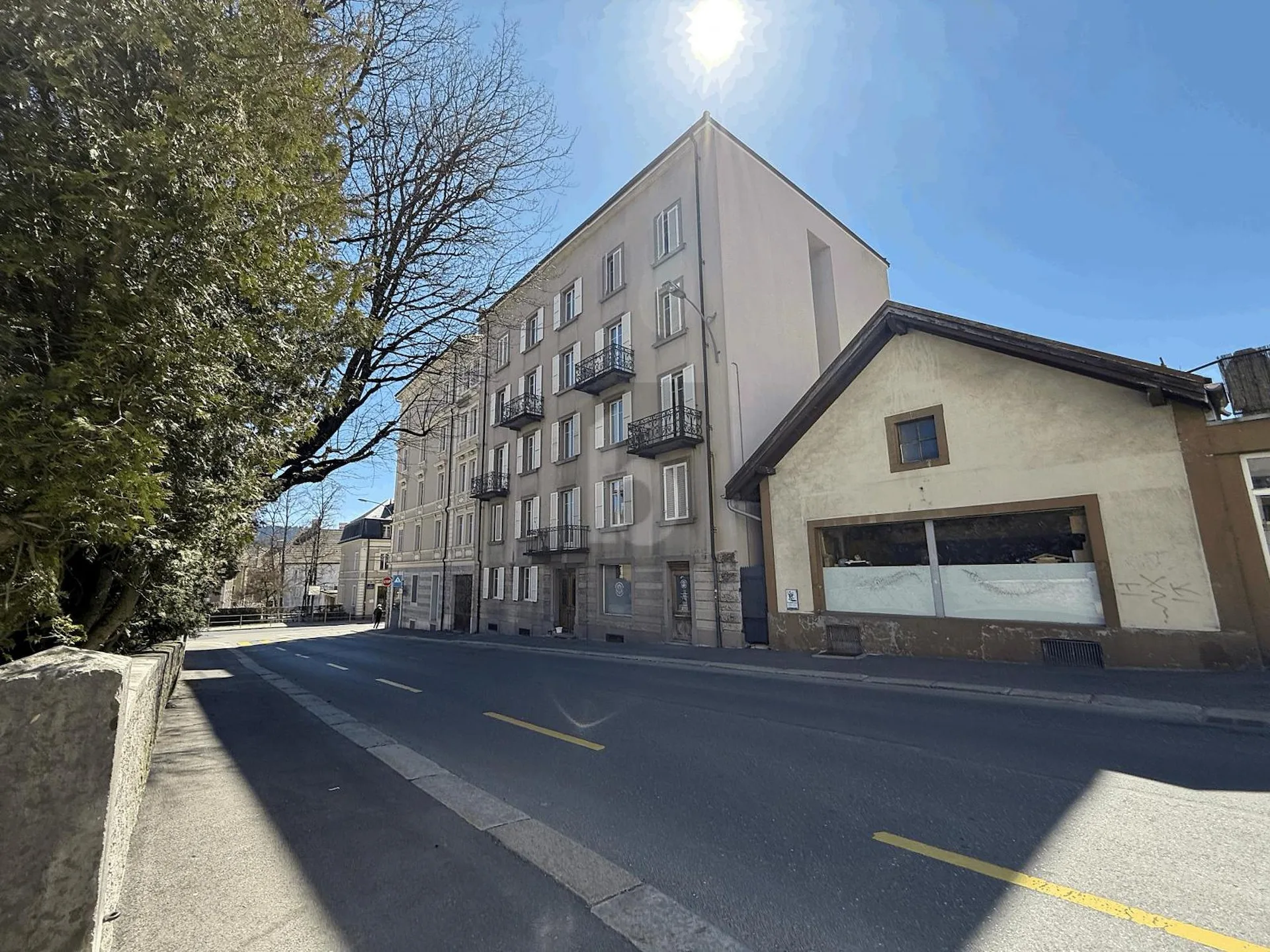 CAD INSTALLÉ  FAÇADE RÉNOVÉE