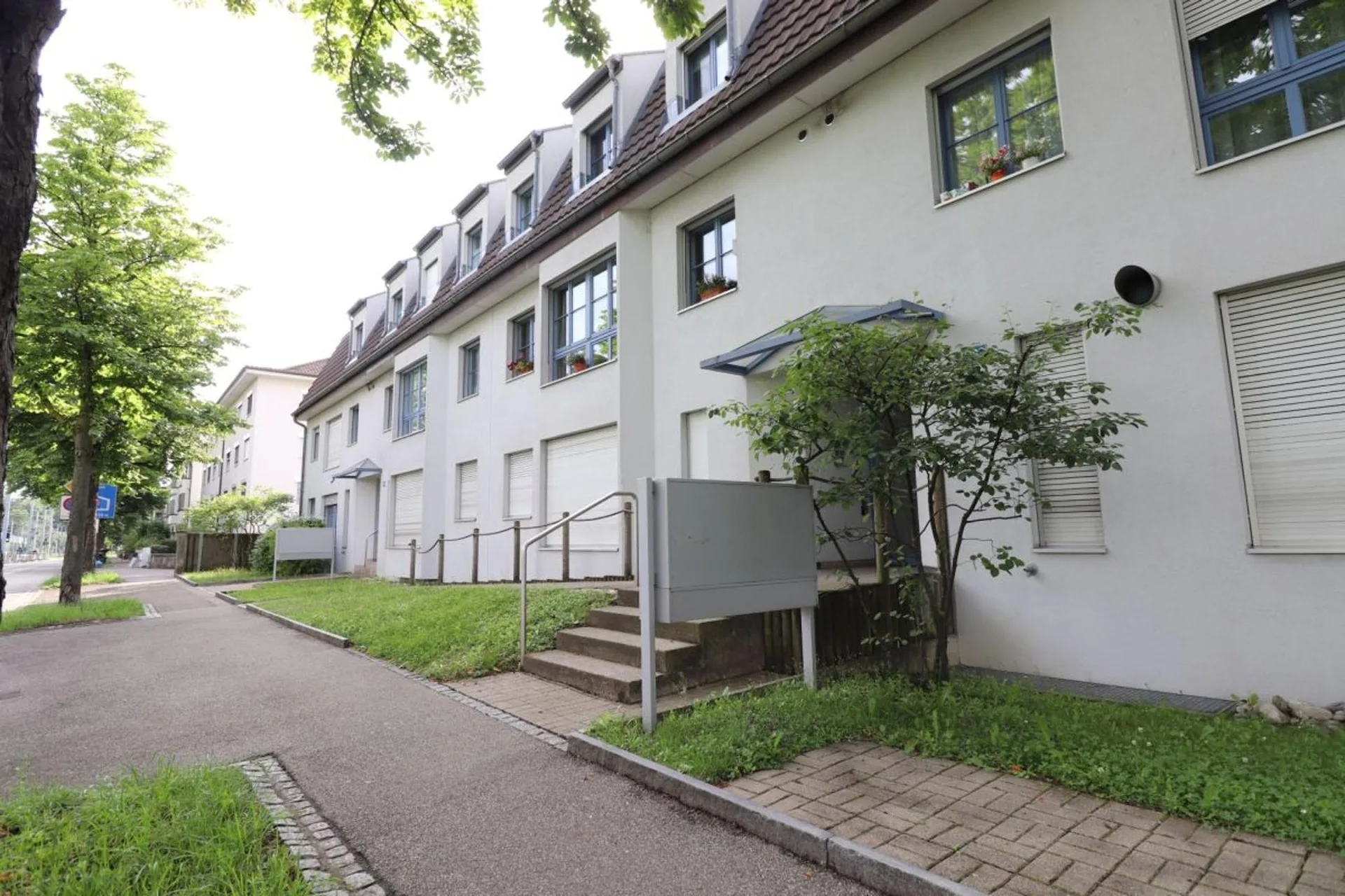 Nähe Gartenbad Eglisee und Lange Erlen - gemütliche 4-Zimmer-Maisonettewohnung im 2./3.OG