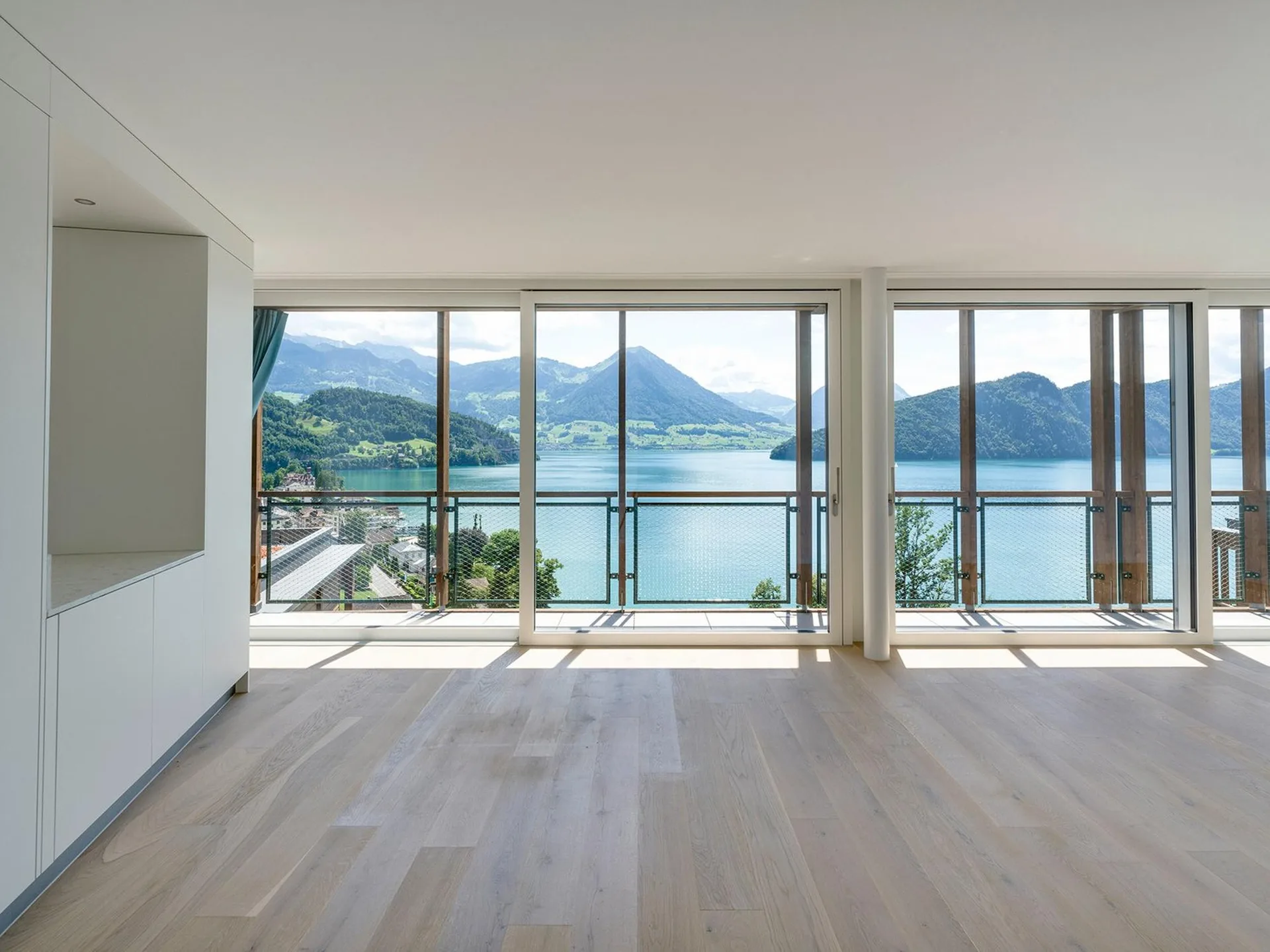 Esclusivo appartamento attico di 5,5 locali a Vitznau – vivere con vista sul lago
