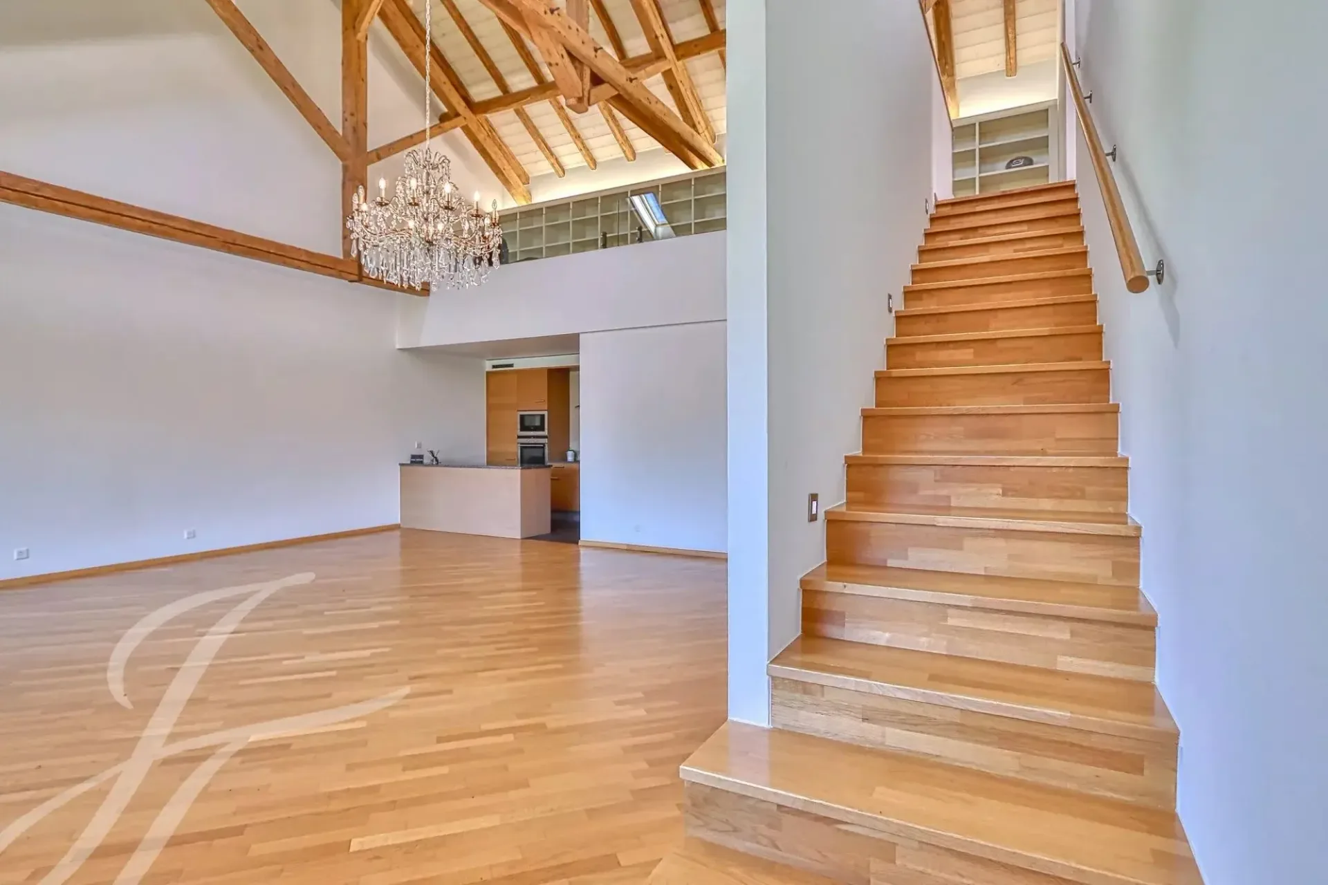 Exklusiv!! 4.5-Zimmer-Wohnung mit beeindruckenden Räumlichkeiten