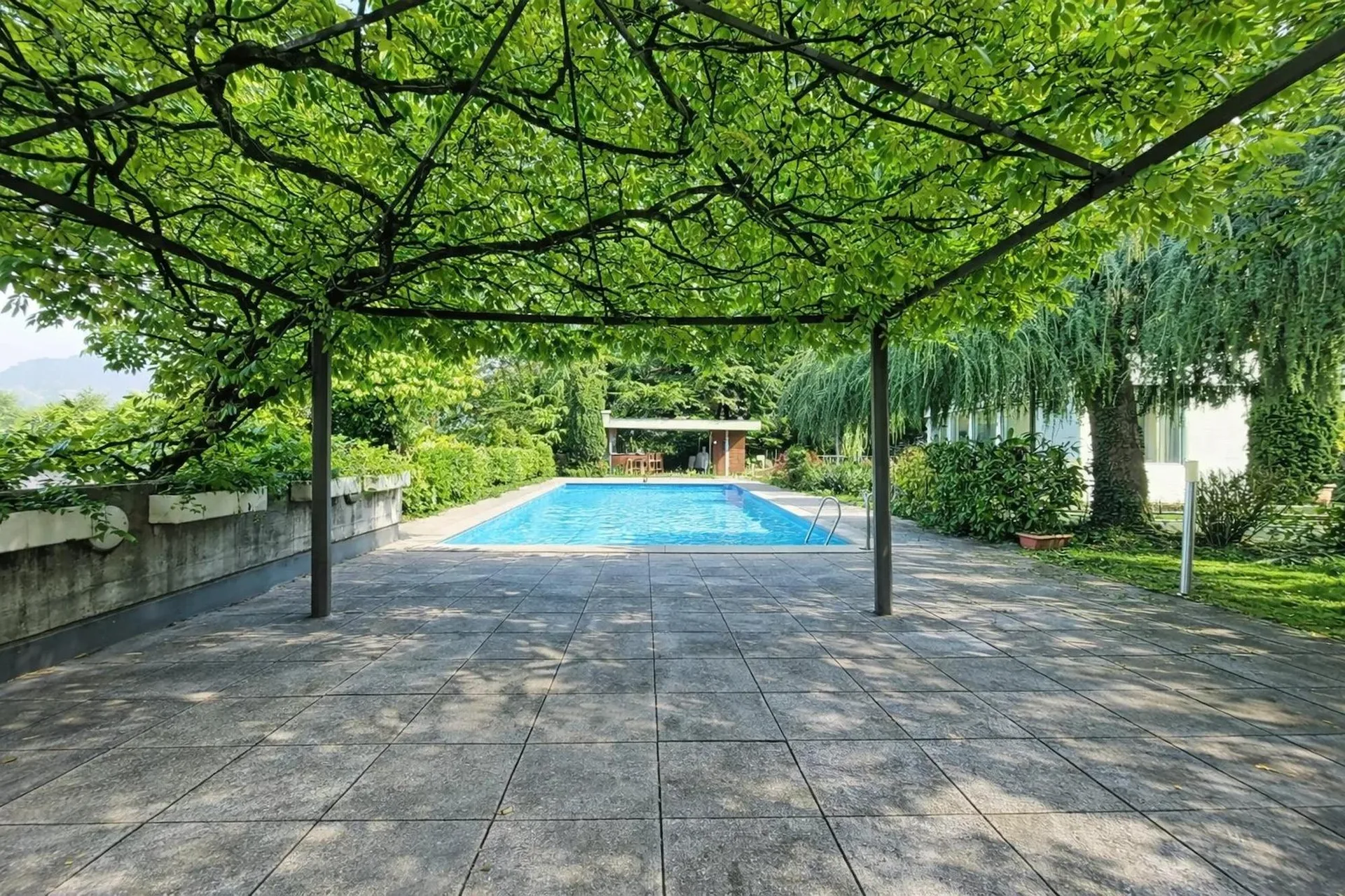 Single-story superb villa with independent apartment - Chernex
