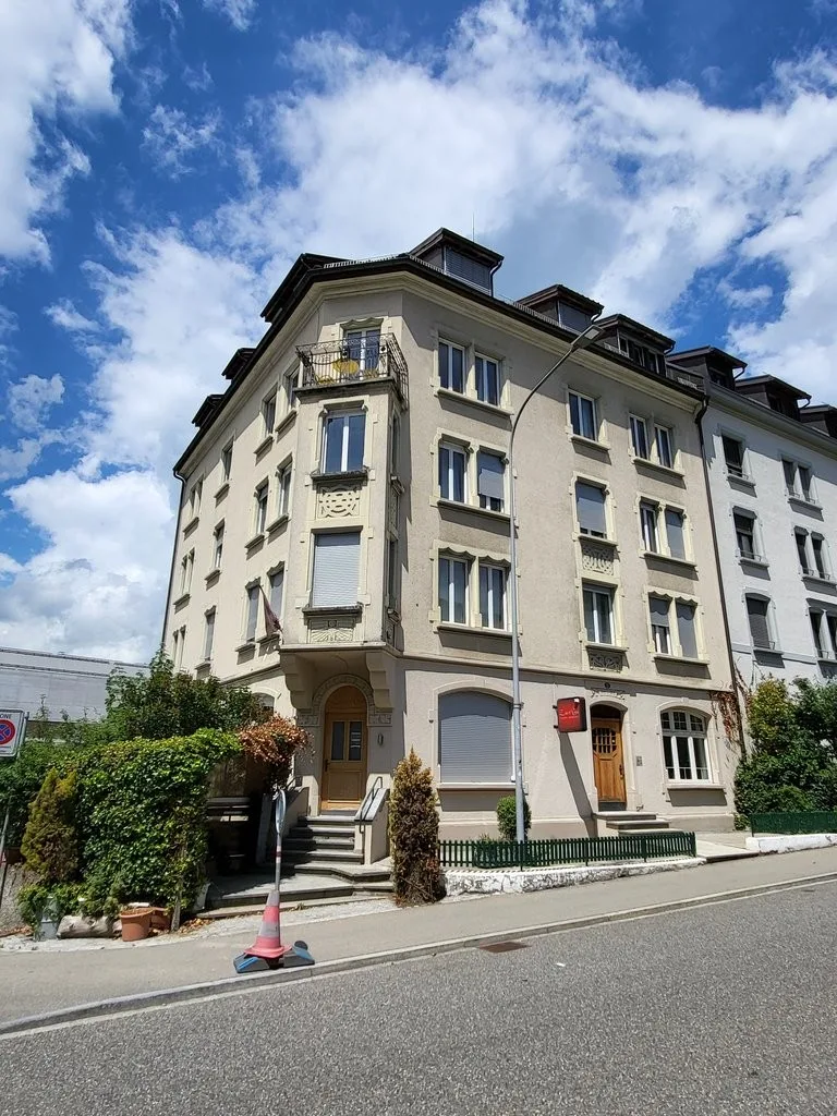 Jugenstilwohnung in unmittelbarer Nähe zum Kantonsspital