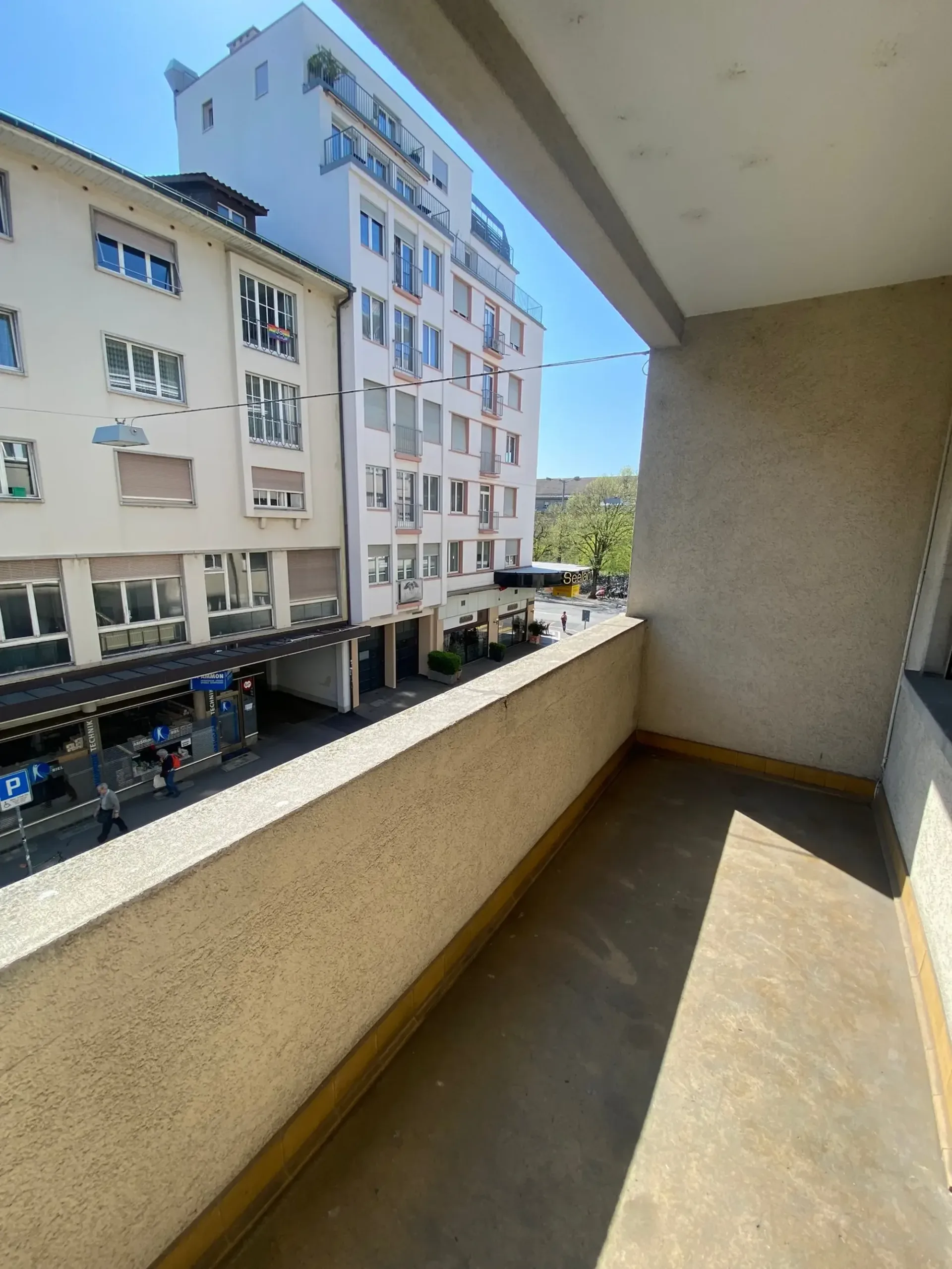 Sehr schönes 3.5-Zimmer-Apartment im 4. Stock