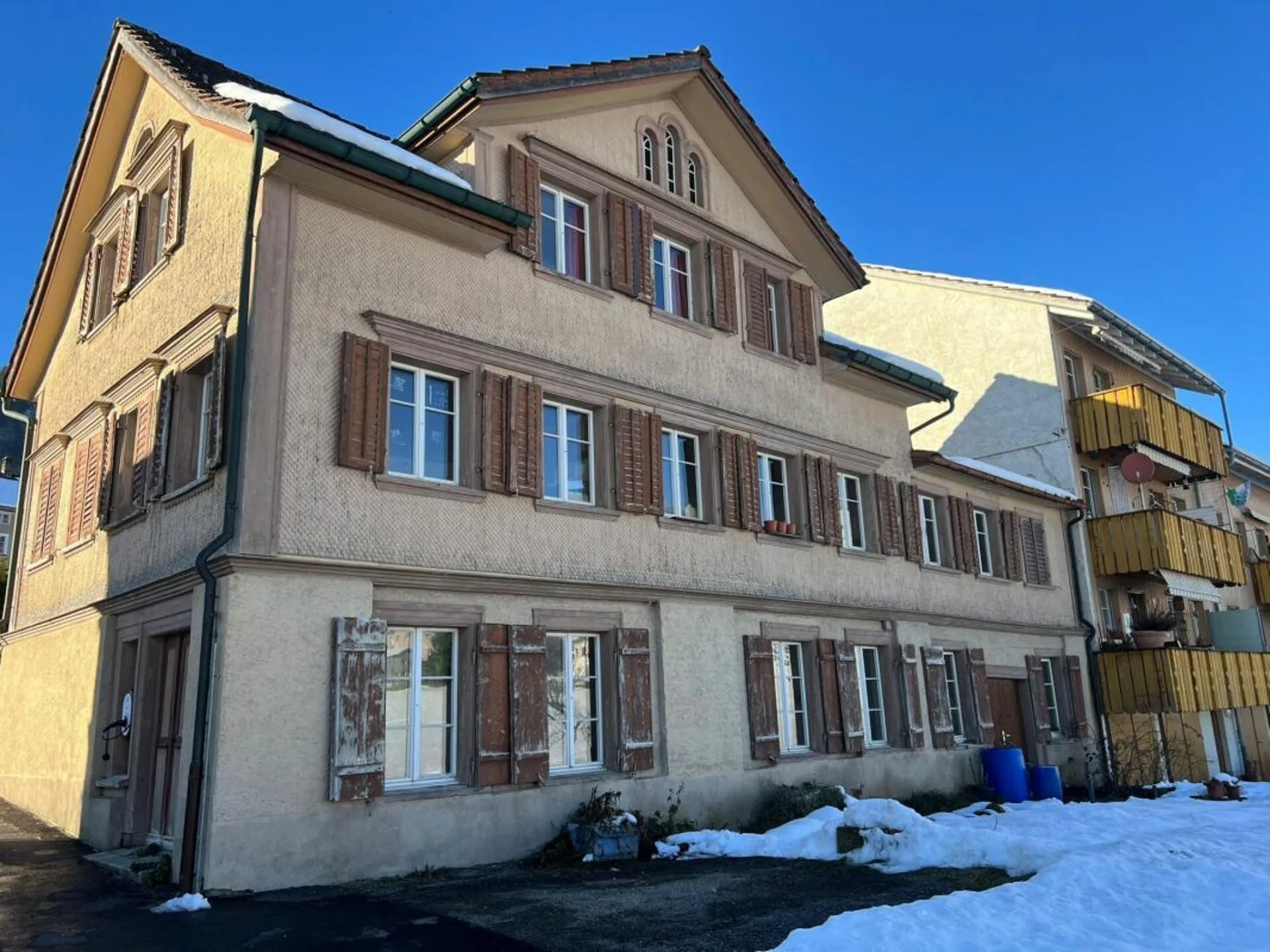 À vendre au Landhausstrasse 6 à 9115 Dicken, maison de 2 familles, dans un endroit calme et ensoleillé!