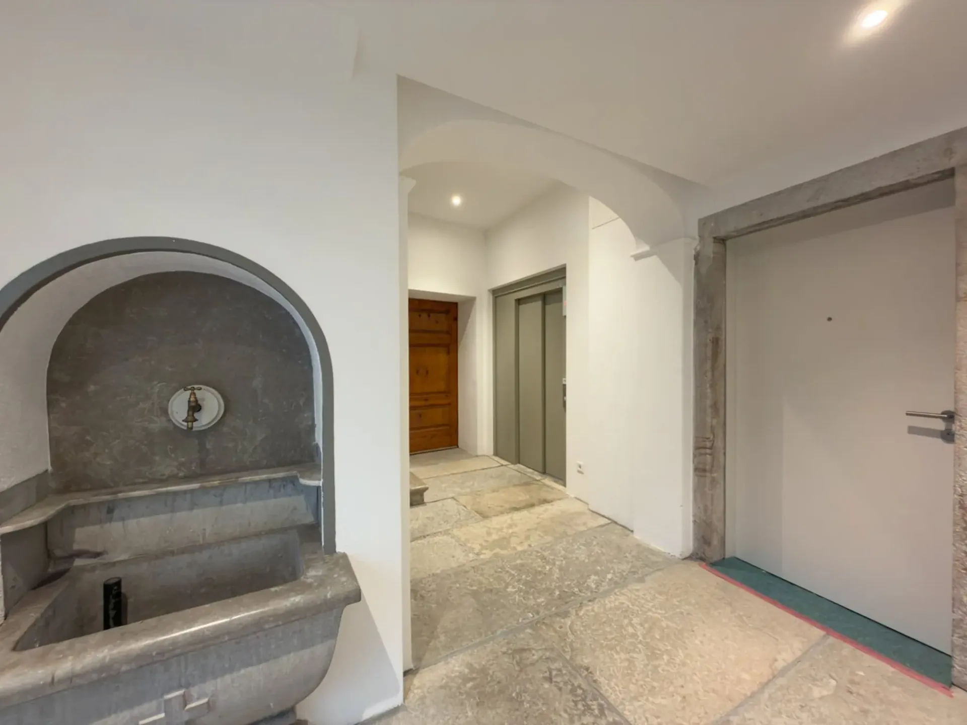 Appartement im Herzen von Arzo zur Miete, renoviert