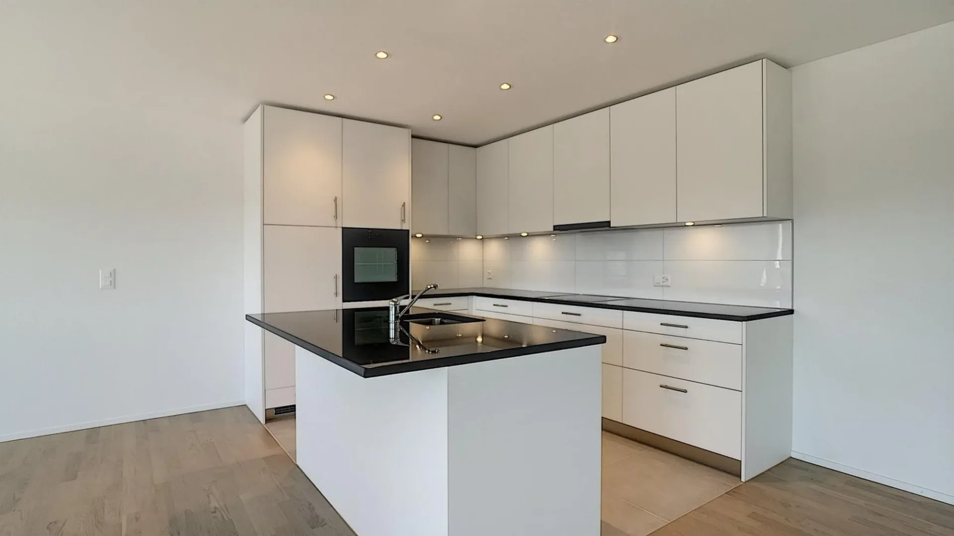 Moderne 4.5 Zimmerwohnung in Heitenried